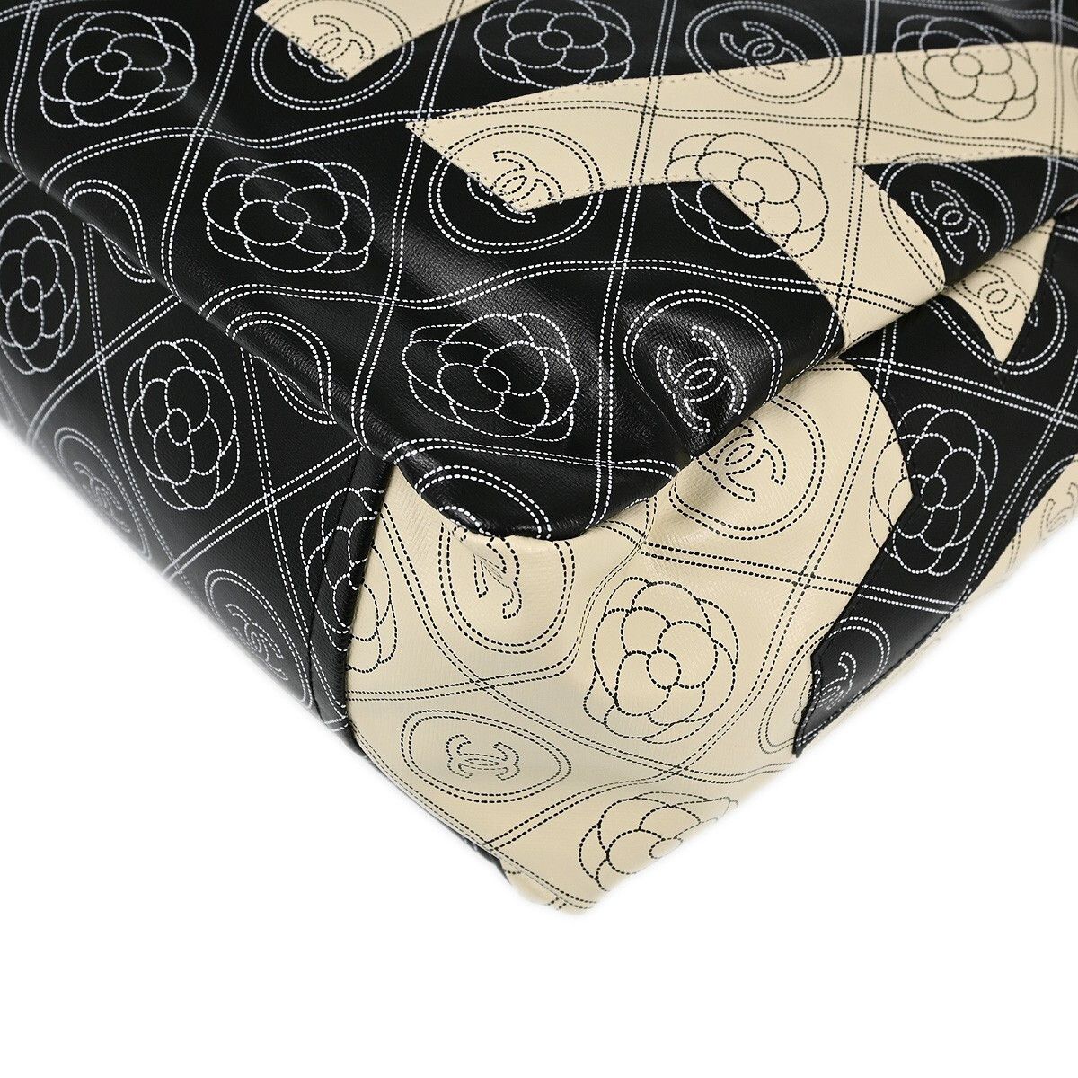 Chanel Chanel Logo Camellia Shopping Tote Printed Coated Canvas Size ONE SIZE - 7 Thumbnail