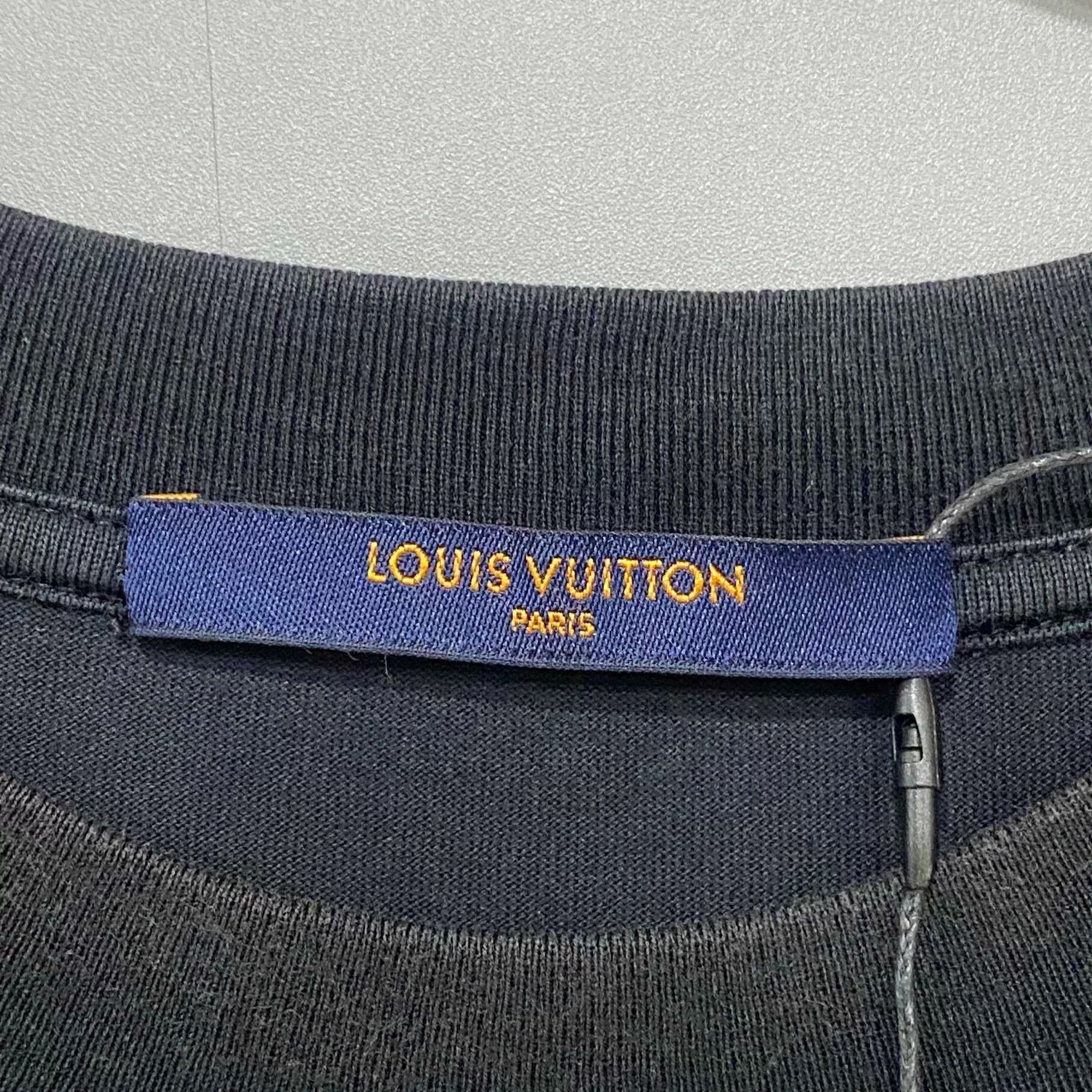 Louis Vuitton Louis Vuitton NBA Logo Short Sleeve Size US L / EU 52-54 / 3 - 4 Thumbnail