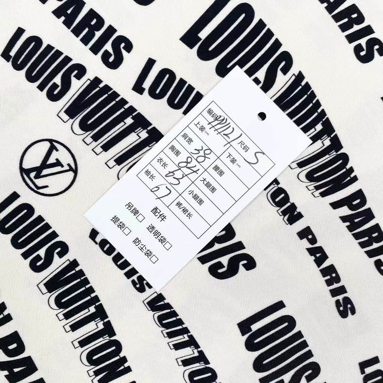Louis Vuitton Louis Vuitton Logo Print Long Sleeve Top Size US S / EU 44-46 / 1 - 6 Thumbnail
