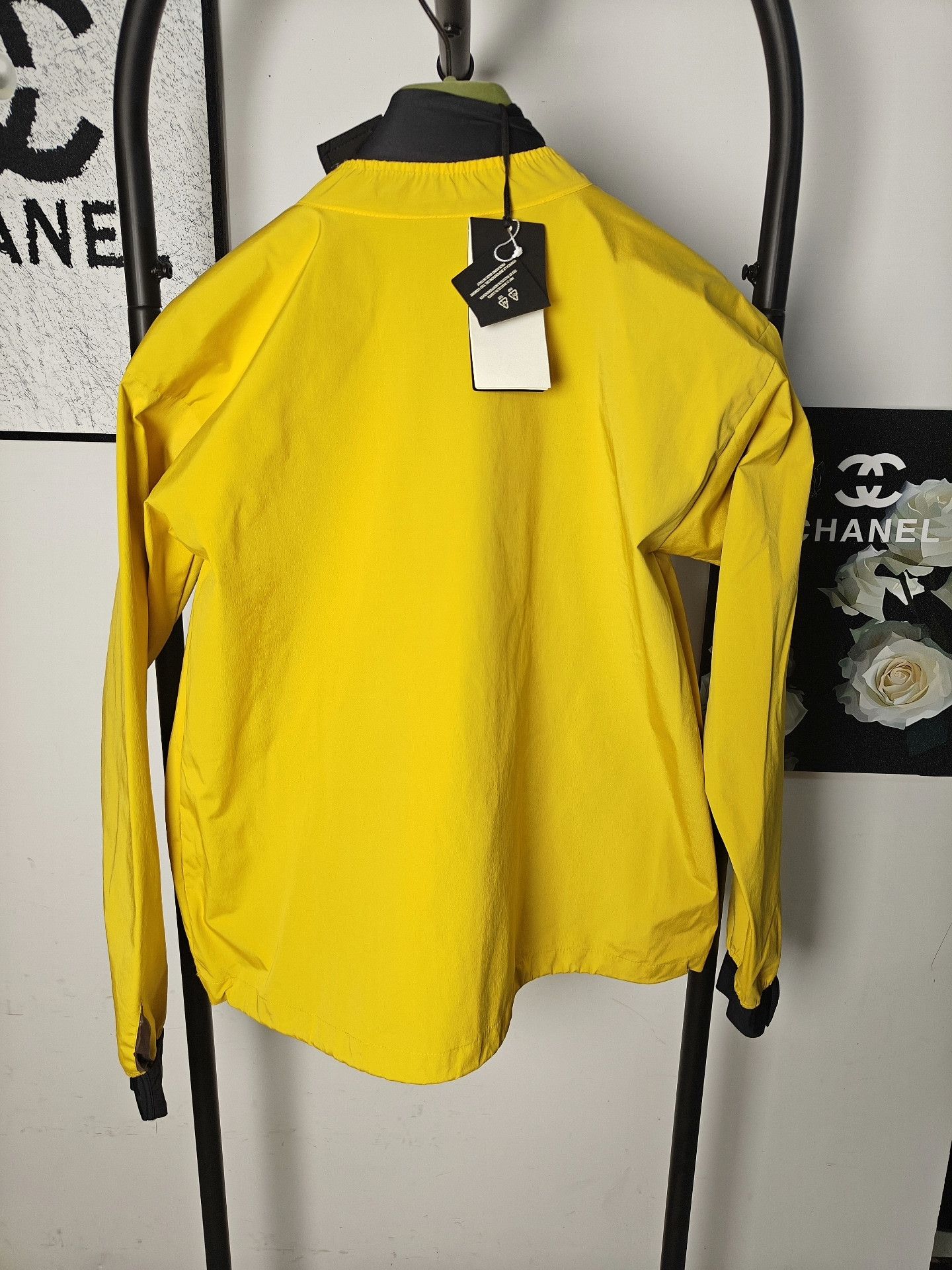 Fendi fendi yellow windbreaker with mesh pocket Size US M / EU 48-50 / 2 - 2 Thumbnail