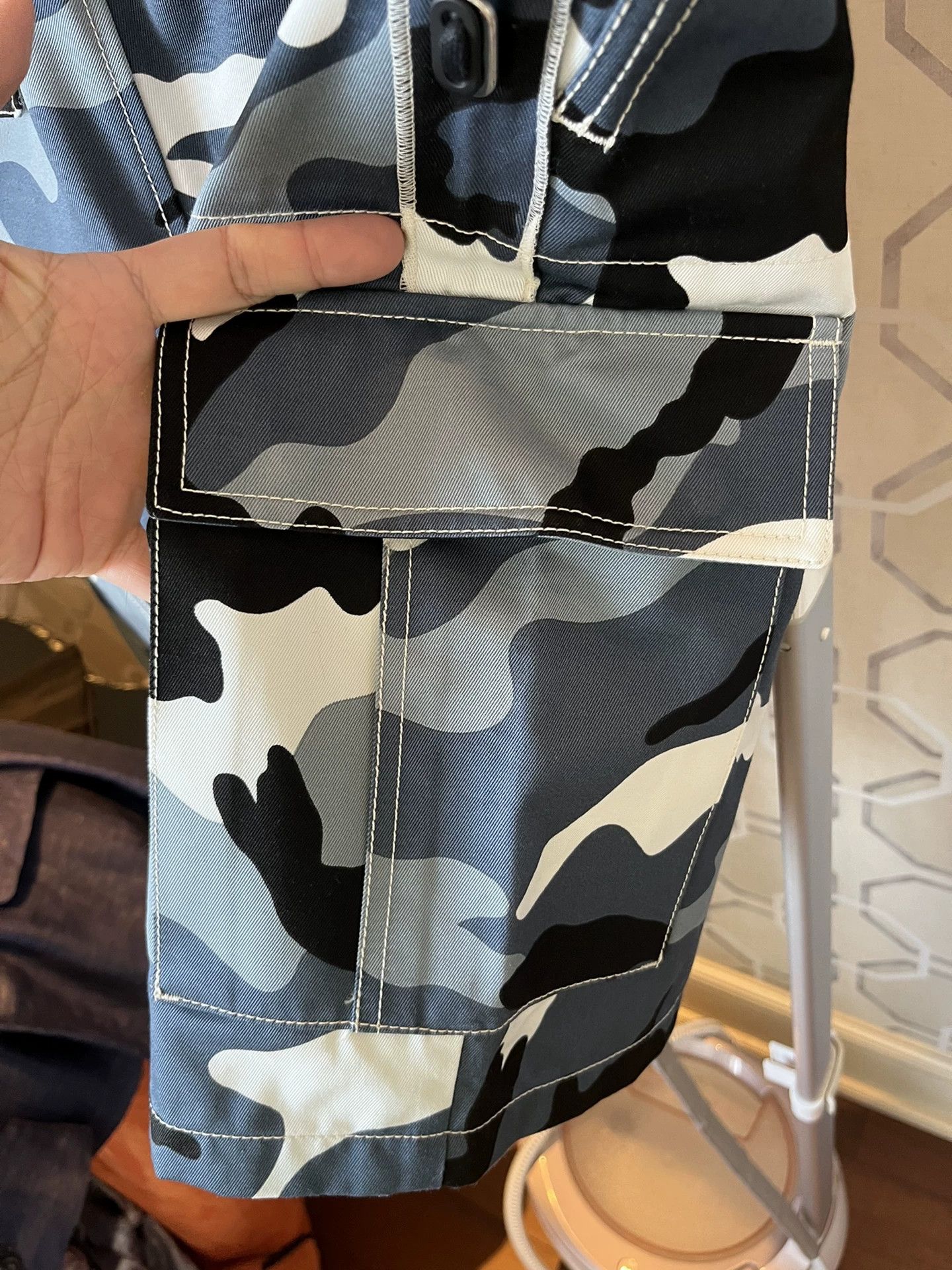 Valentino Valentino Camouflage Cargo Shorts Size US 34 / EU 50 - 7 Thumbnail