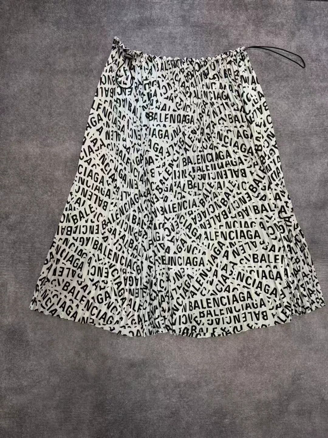 Balenciaga Balenciaga Logo Pleated Skirt Size US 34 / EU 50 - 2 Thumbnail