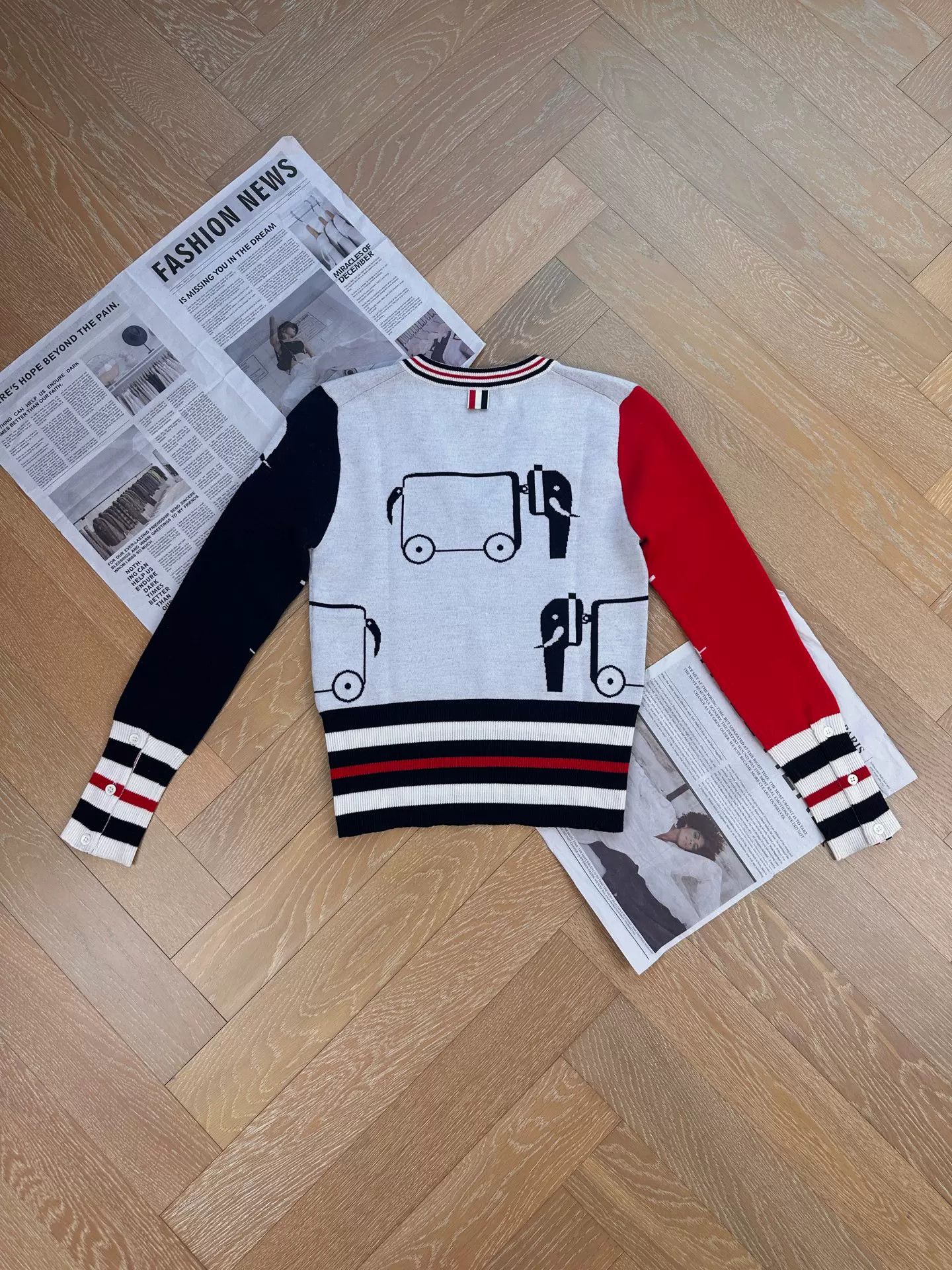 Thom Browne thom browne color-blocked v-neck wool sweater Size US M / EU 48-50 / 2 - 2 Thumbnail