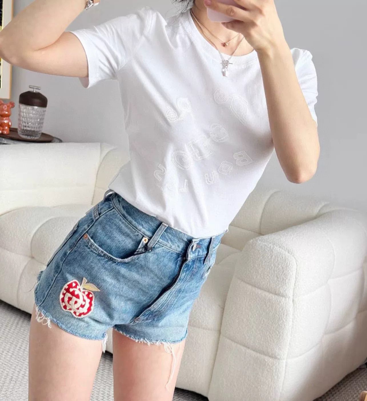 Hermes Hermes White Letter Print T-shirt Size US XS / EU 42 / 0 - 6 Thumbnail