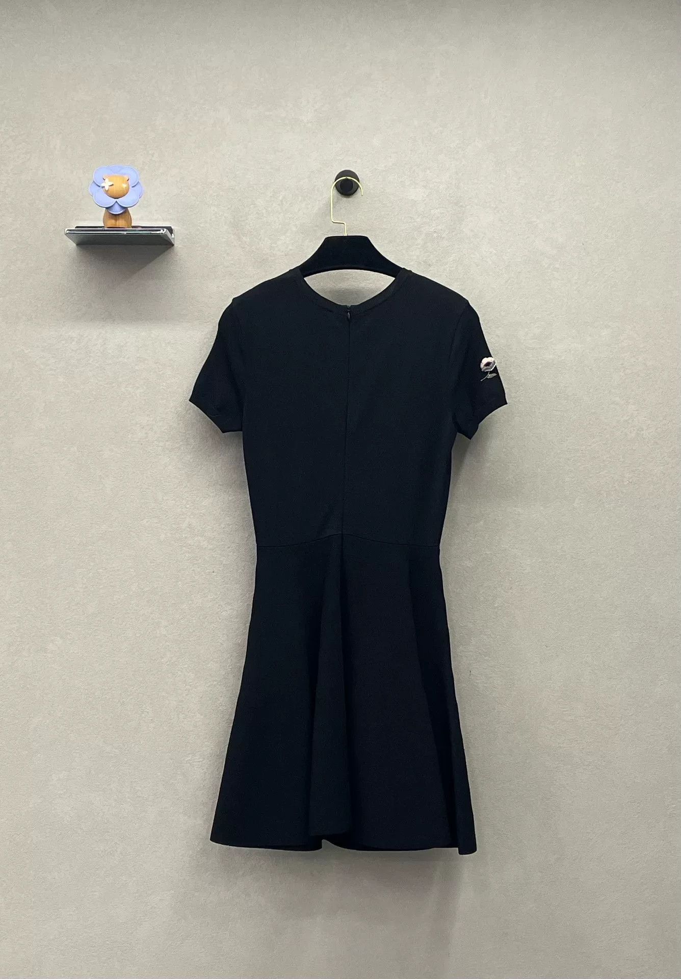 Valentino Valentino Embroidered Stretch Fabric Dress Size US S / EU 44-46 / 1 - 3 Thumbnail