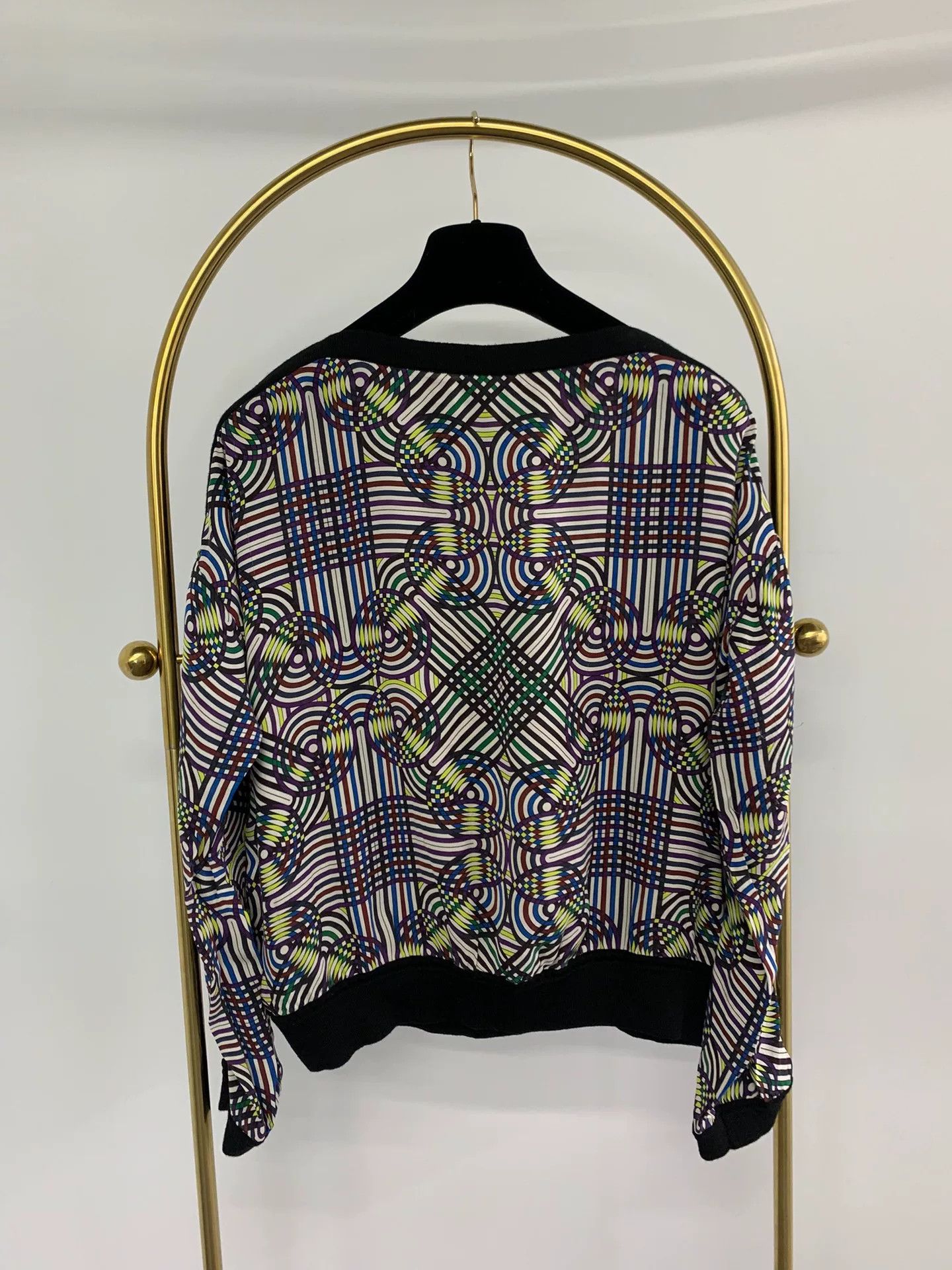Hermes Hermes White Silk Printed Top Size US M / EU 48-50 / 2 - 3 Thumbnail