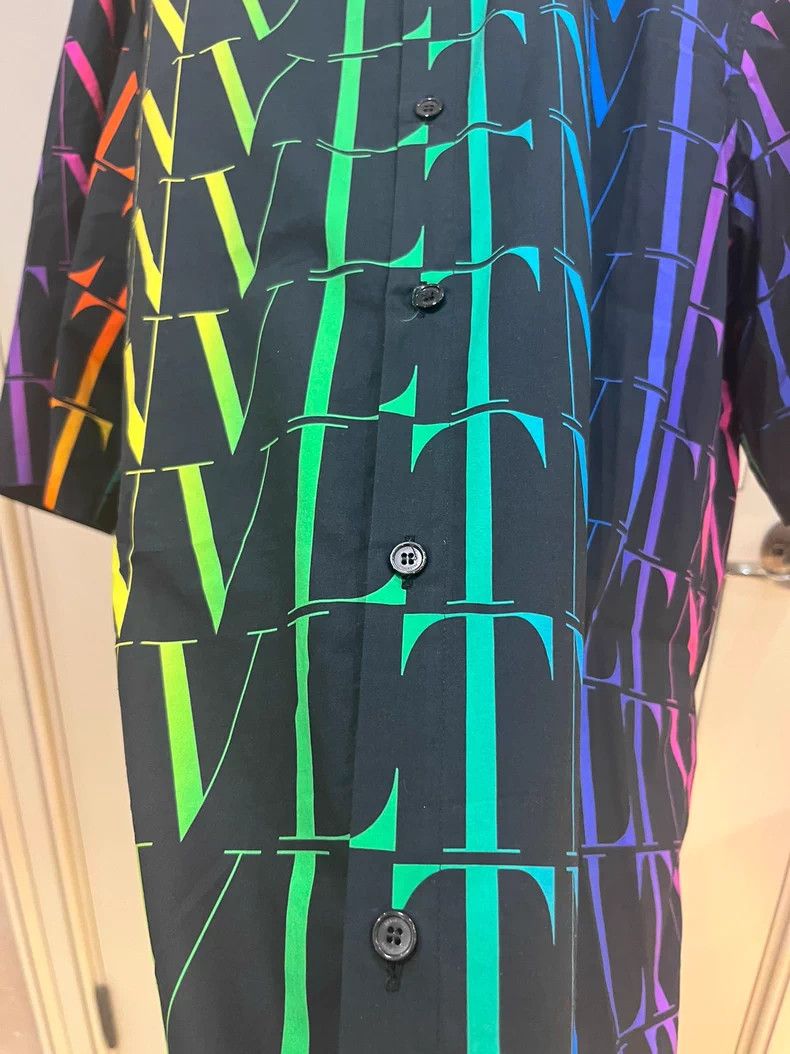 Valentino Valentino VLTN Times Print Short Sleeve Shirt Size US L / EU 52-54 / 3 - 9 Thumbnail
