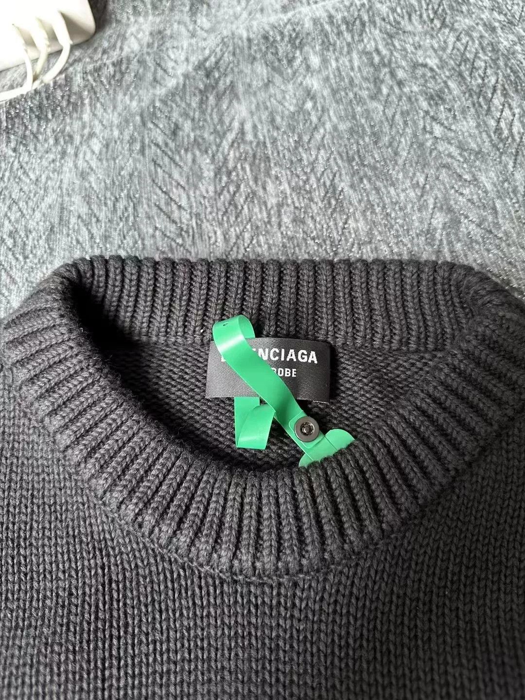 Balenciaga Balenciaga Scissors Sweatshirt L Size US L / EU 52-54 / 3 - 3 Thumbnail