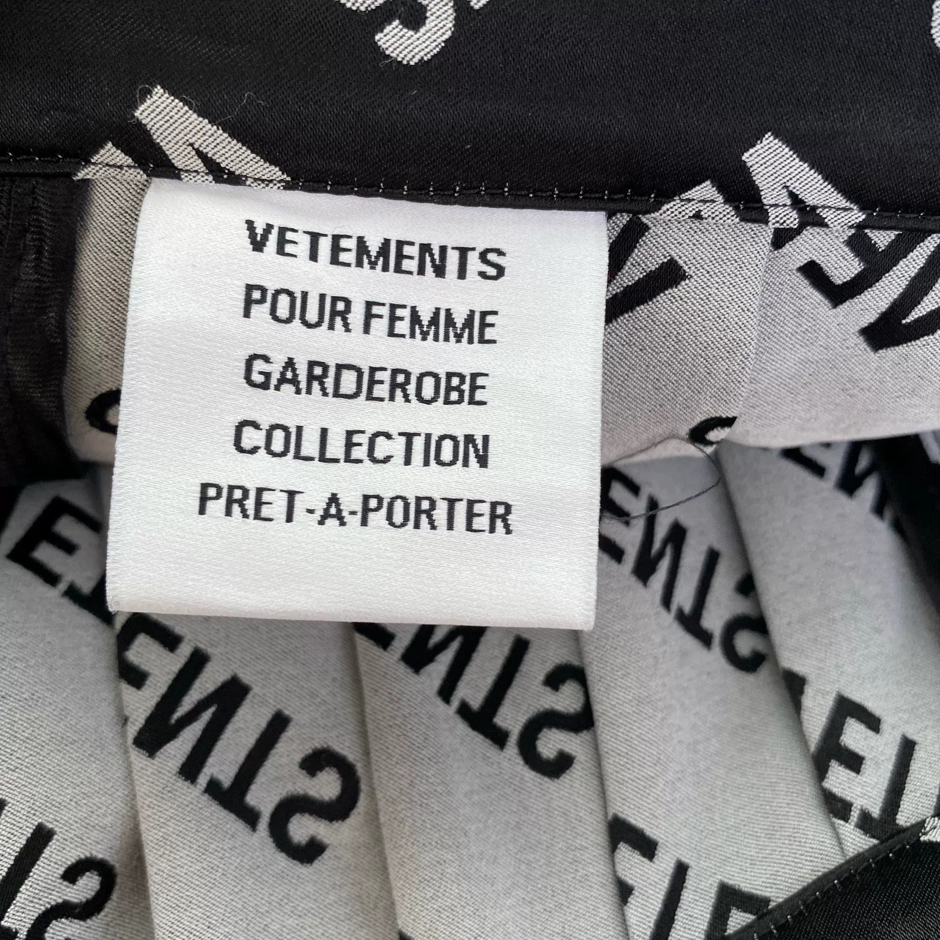 Vetements VETEMENTS Black Letter Print Skirt Size US 36 / EU 52 - 4 Thumbnail