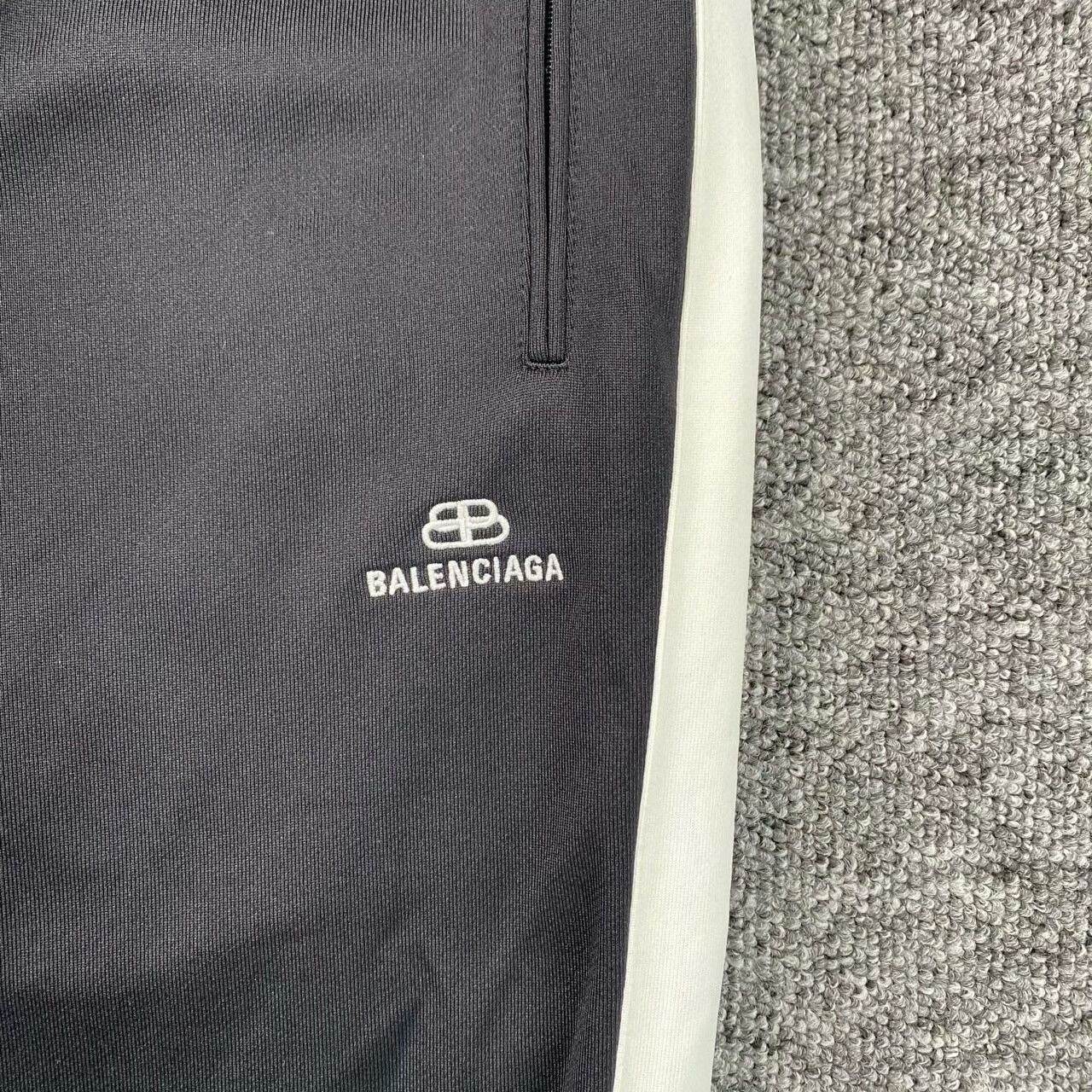 Balenciaga Balenciaga Black Logo Embroidered Sweatpants Size US 36 / EU 52 - 4 Thumbnail