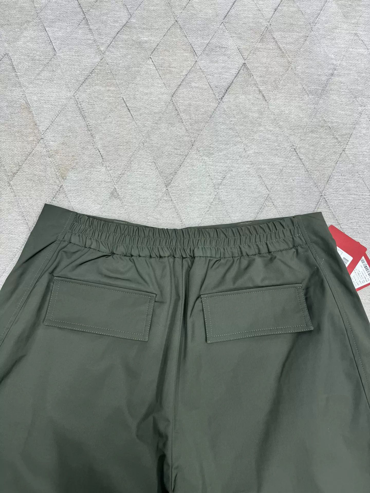 Valentino Valentino Army Green Cargo Shorts Size US 36 / EU 52 - 4 Thumbnail