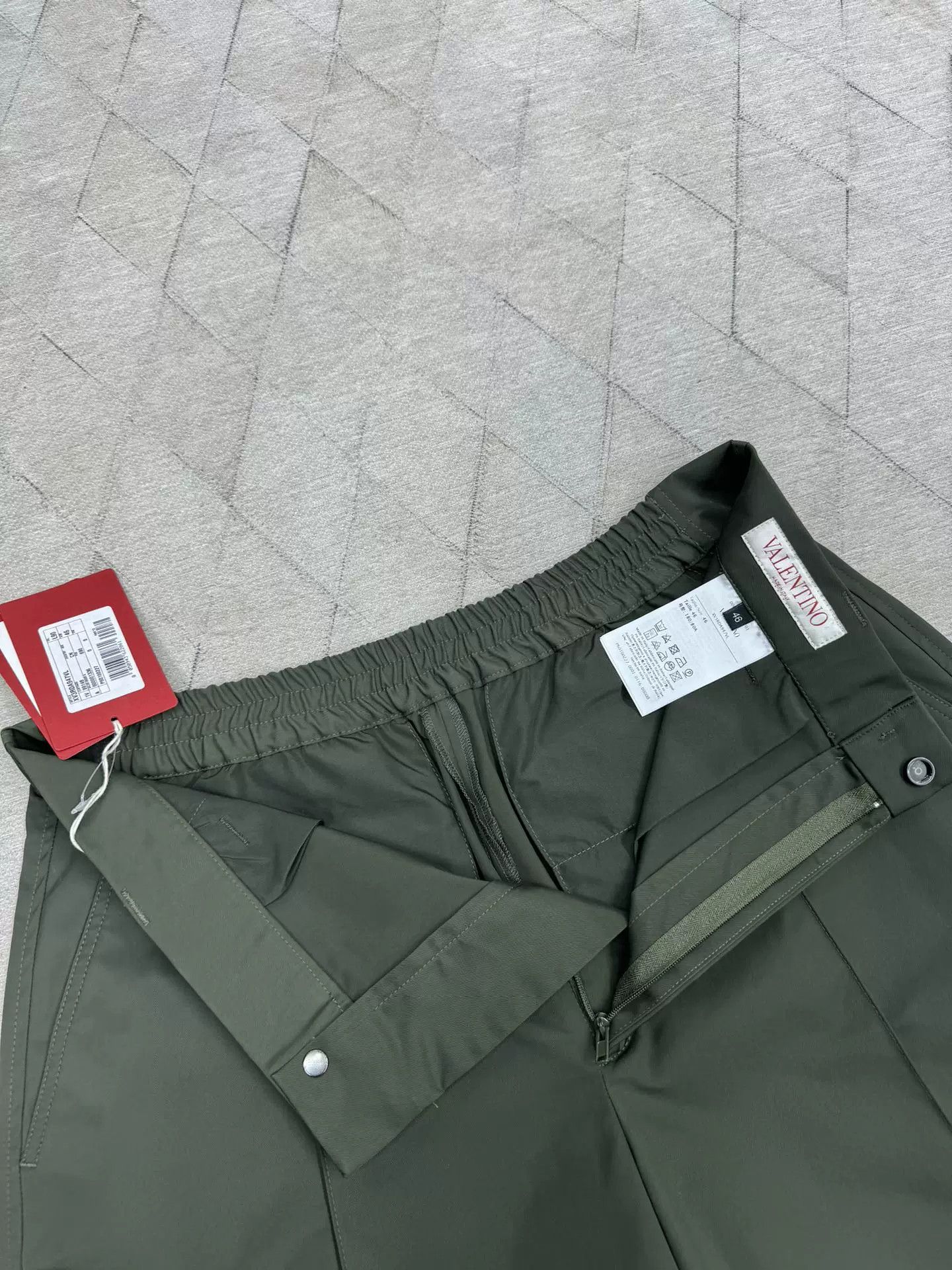 Valentino Valentino Army Green Cargo Shorts Size US 36 / EU 52 - 6 Thumbnail