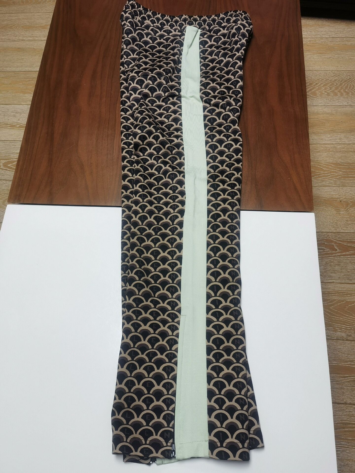 Valentino Valentino All-Over Print Casual Pants XS Size US 26 / EU 42 - 9 Thumbnail