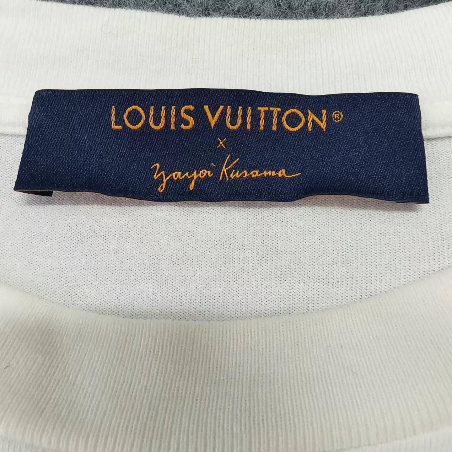 Louis Vuitton Louis Vuitton Kusama Pumpkin Print T-shirt Size US L / EU 52-54 / 3 - 3 Thumbnail