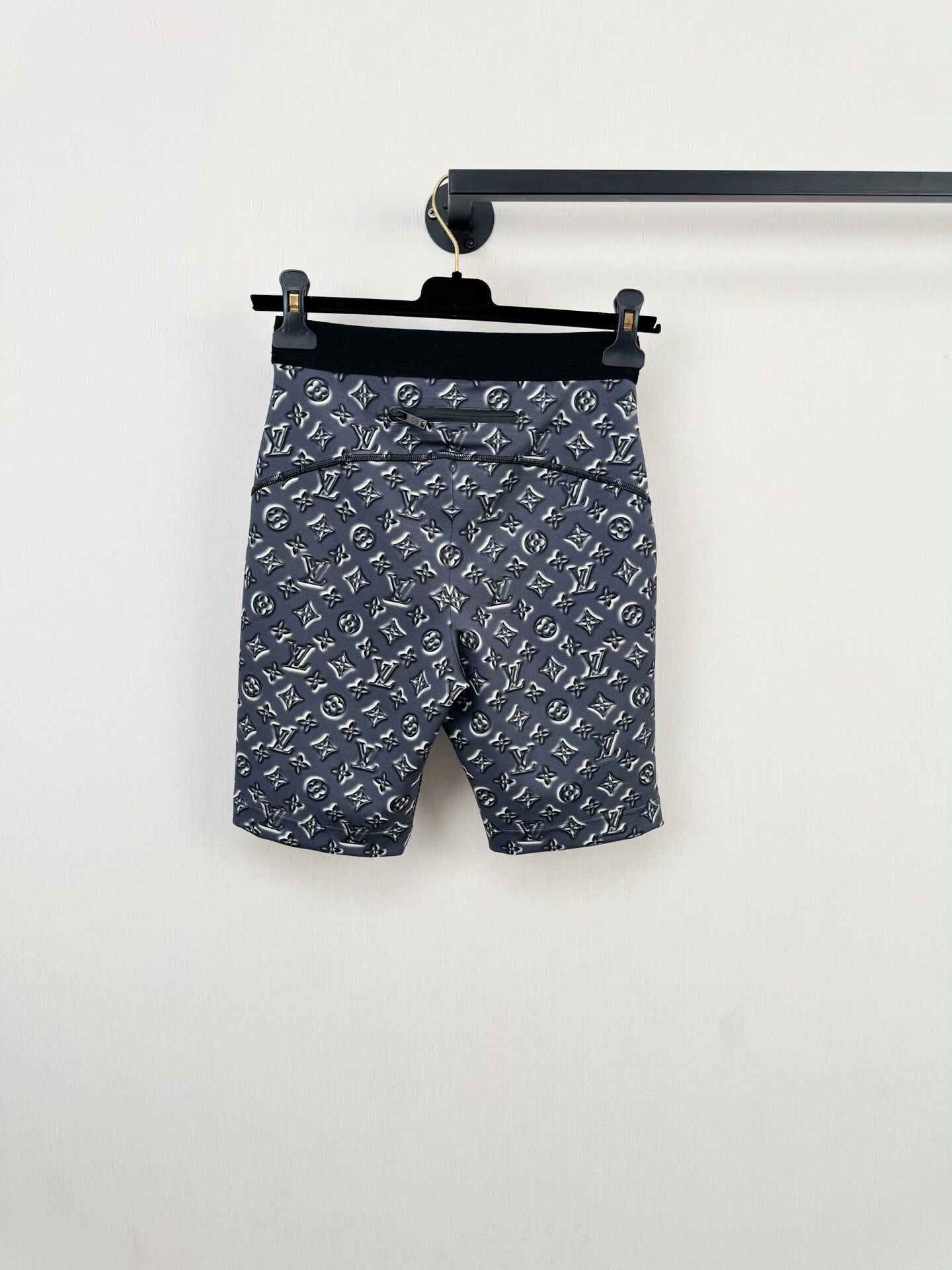 Louis Vuitton Louis Vuitton New Cycling Shorts Size US 36 / EU 52 - 7 Thumbnail