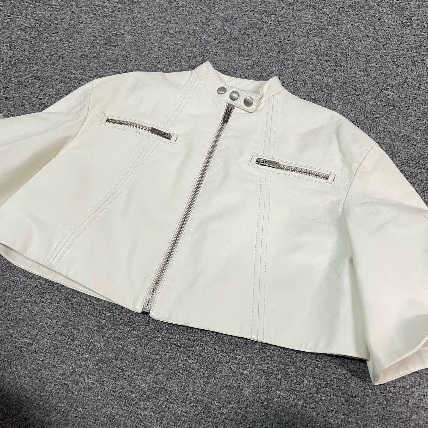 Miu Miu miumiu logo short leather jacket Size US S / EU 44-46 / 1 - 3 Thumbnail