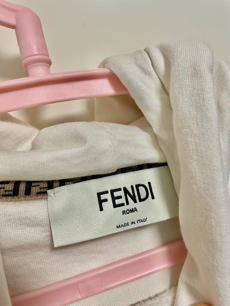 Fendi Fendi Hoodie Sweatshirt M Size Size US M / EU 48-50 / 2 - 5 Thumbnail