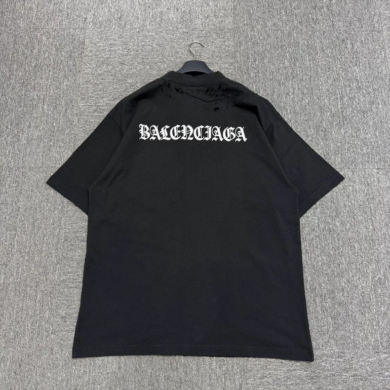 Balenciaga Balenciaga Distressed Sanskrit Print Tee Size US L / EU 52-54 / 3 - 2 Thumbnail