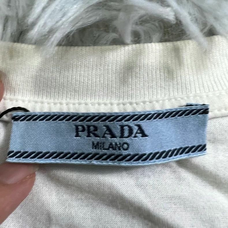 Prada Prada Short Sleeve T-Shirt S Size US S / EU 44-46 / 1 - 3 Thumbnail