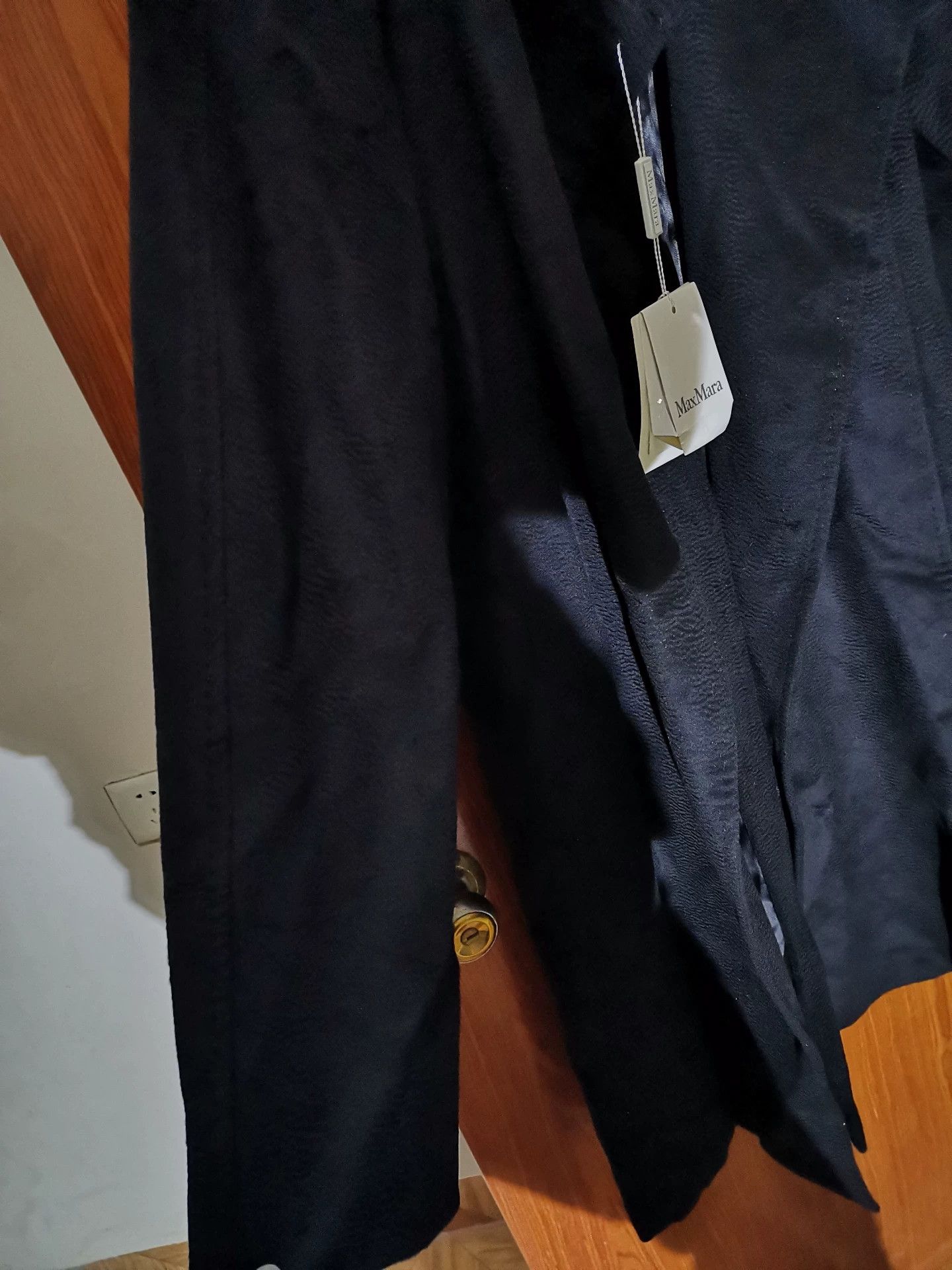 Max Mara Maxmara Black Coat with Tags Size US M / EU 48-50 / 2 - 3 Thumbnail