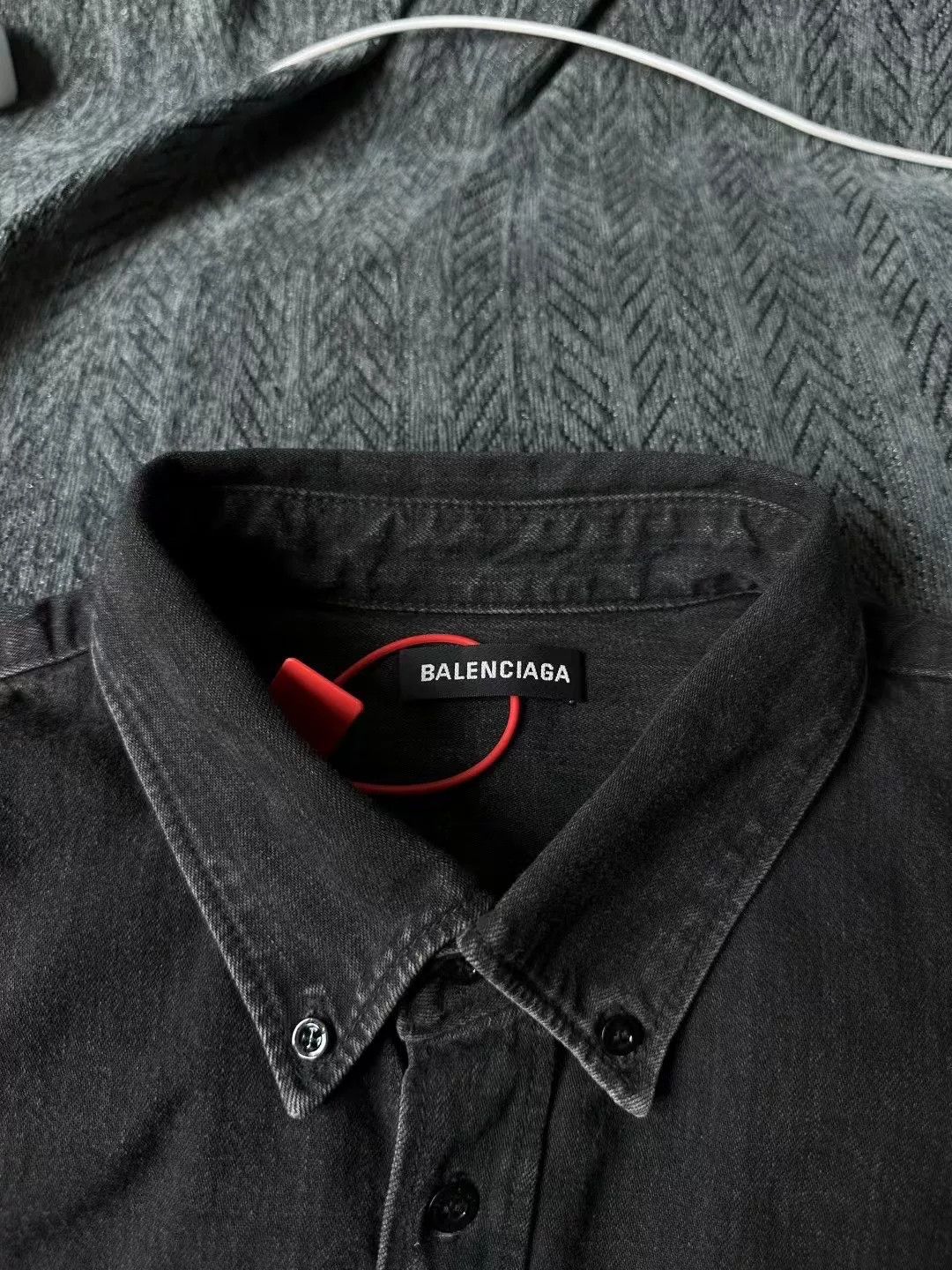 Balenciaga Balenciaga Back Logo Denim Short Sleeve Shirt Size US XS / EU 42 / 0 - 3 Thumbnail