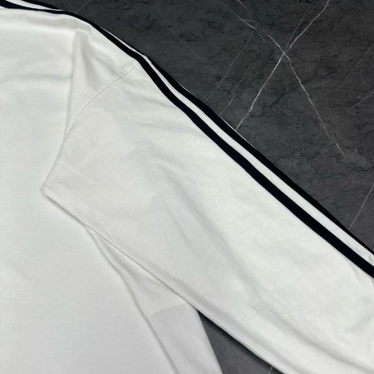 Balenciaga Balenciaga x Adidas collaborative long-sleeve top Size US S / EU 44-46 / 1 - 4 Thumbnail