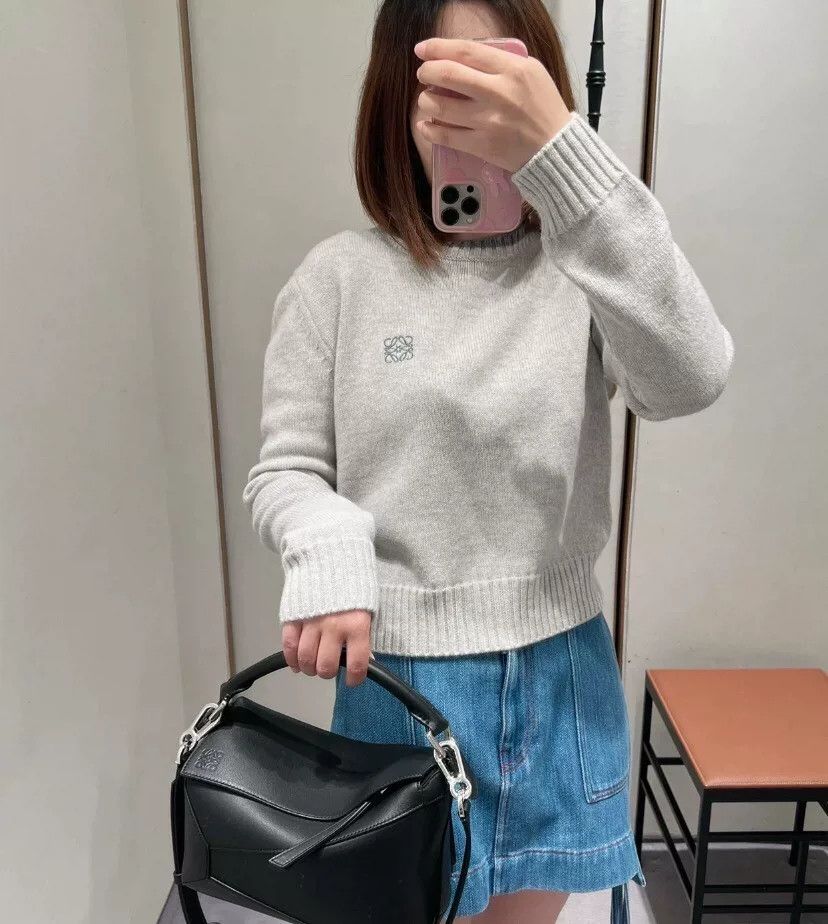 Loewe gray logo embroidered wool knit sweater Size US XS / EU 42 / 0 - 7 Thumbnail