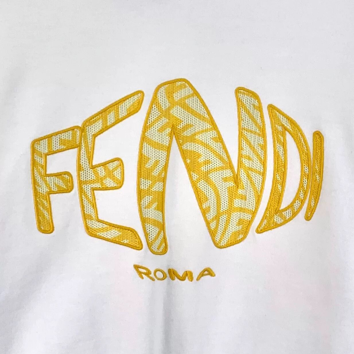 Fendi fendi white logo embroidered long sleeve sweatshirt Size US S / EU 44-46 / 1 - 4 Thumbnail