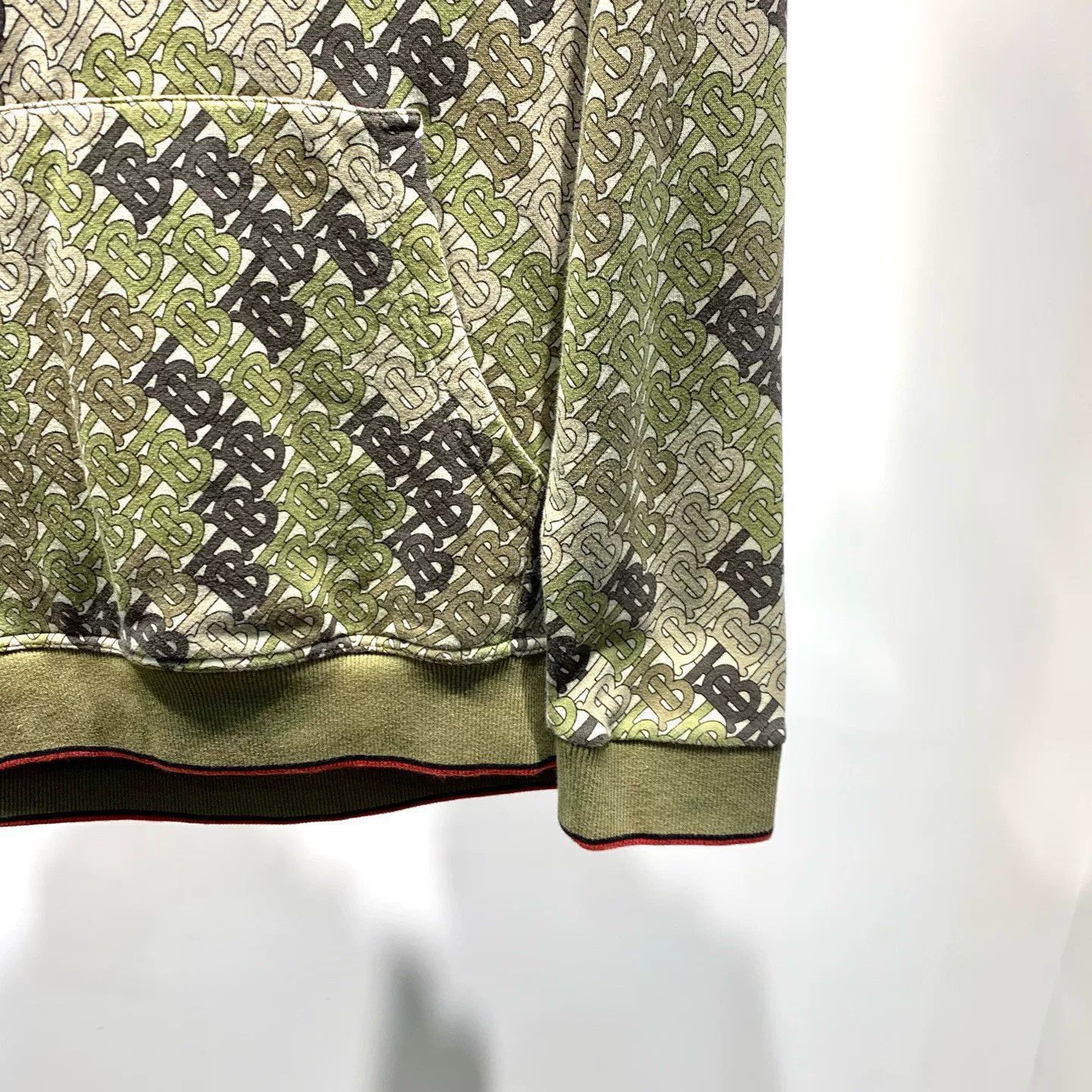 Burberry Burberry Camo TB Print Hoodie Size US L / EU 52-54 / 3 - 6 Thumbnail