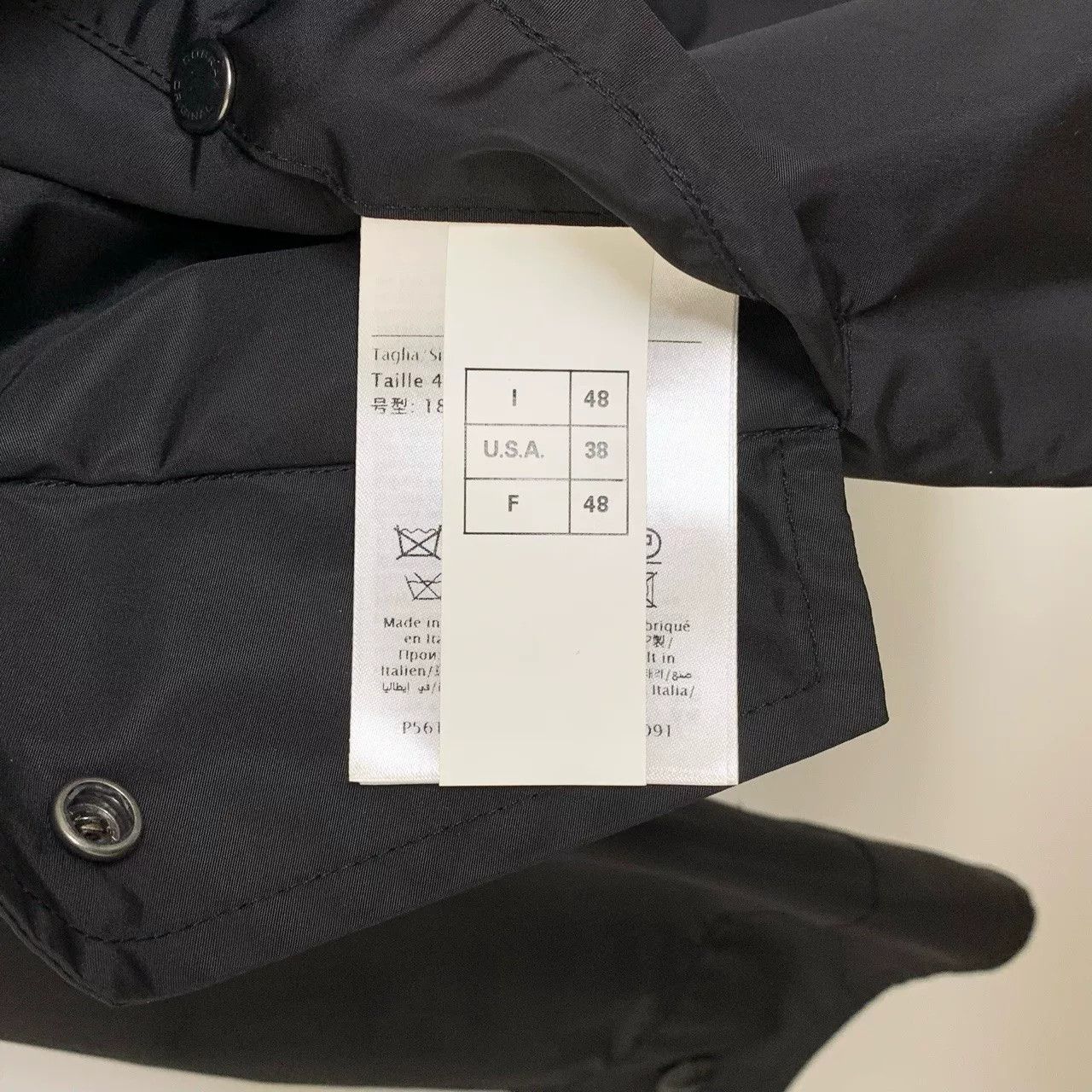 Valentino Valentino Chest Logo Windbreaker Jacket Size US XL / EU 56 / 4 - 4 Thumbnail