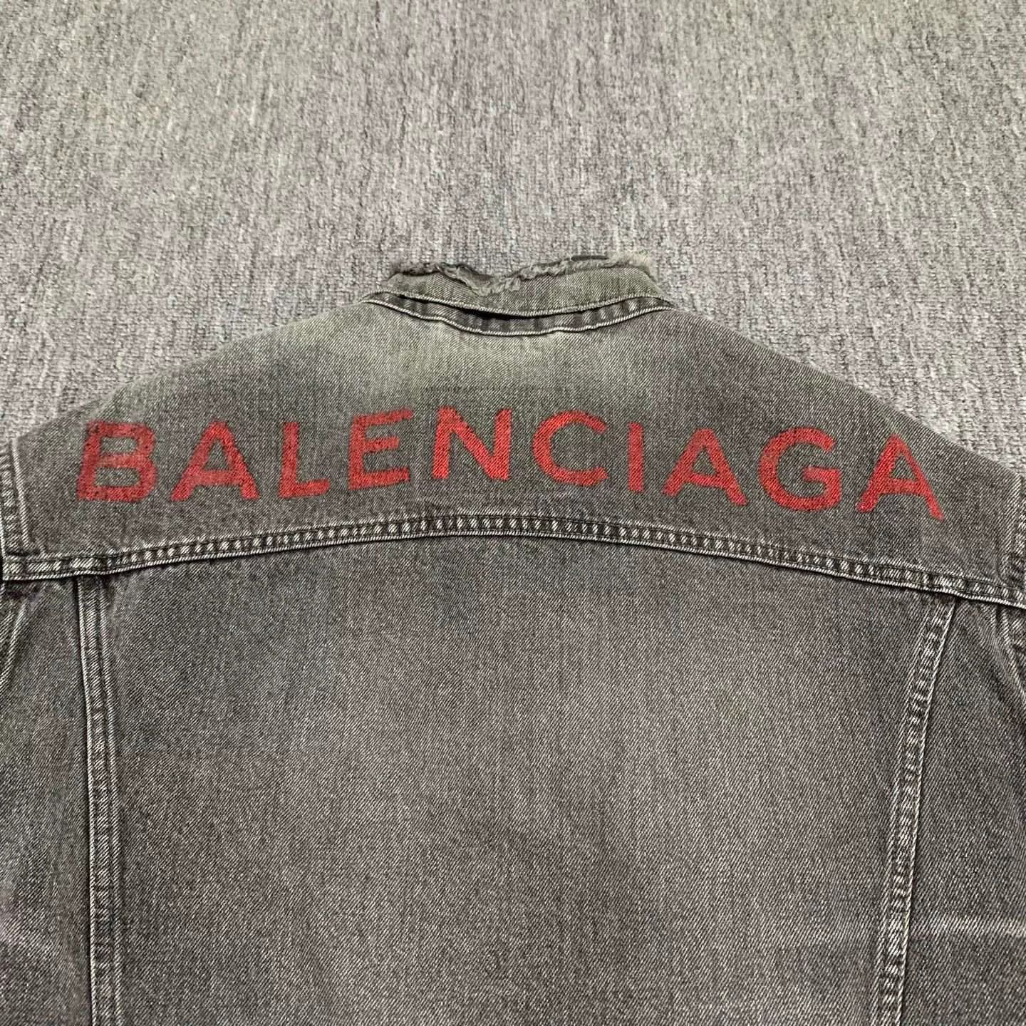 Balenciaga Balenciaga Back Logo Washed Denim Jacket Size US M / EU 48-50 / 2 - 9 Thumbnail