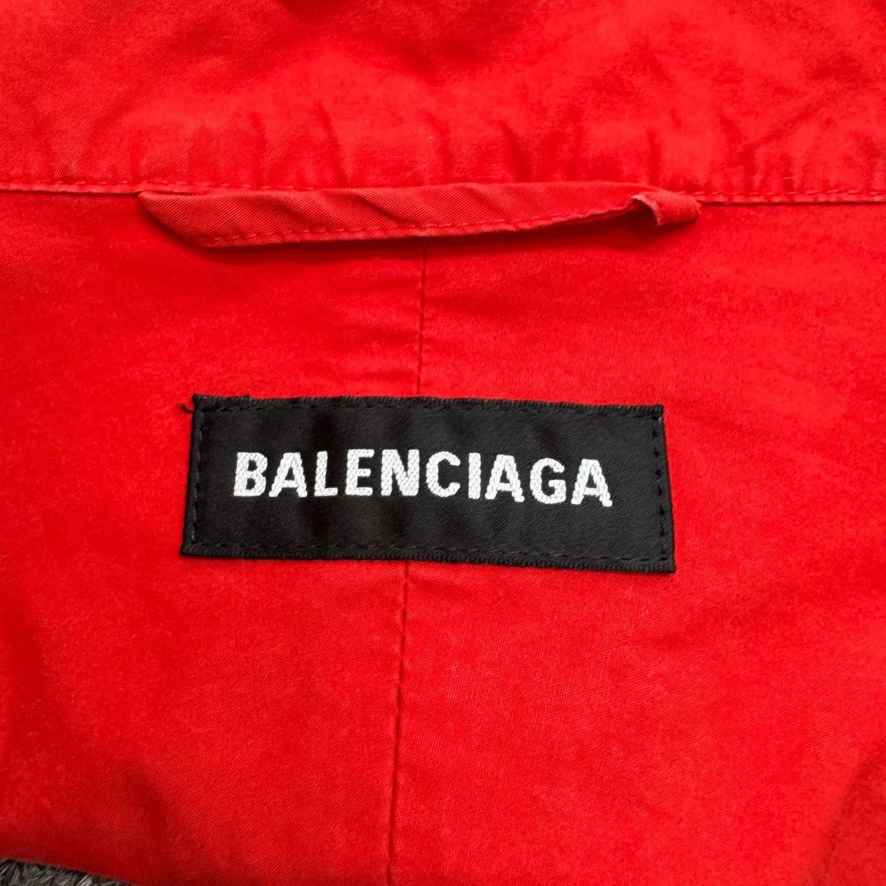 Balenciaga Balenciaga Red White Windbreaker Size US S / EU 44-46 / 1 - 2 Thumbnail
