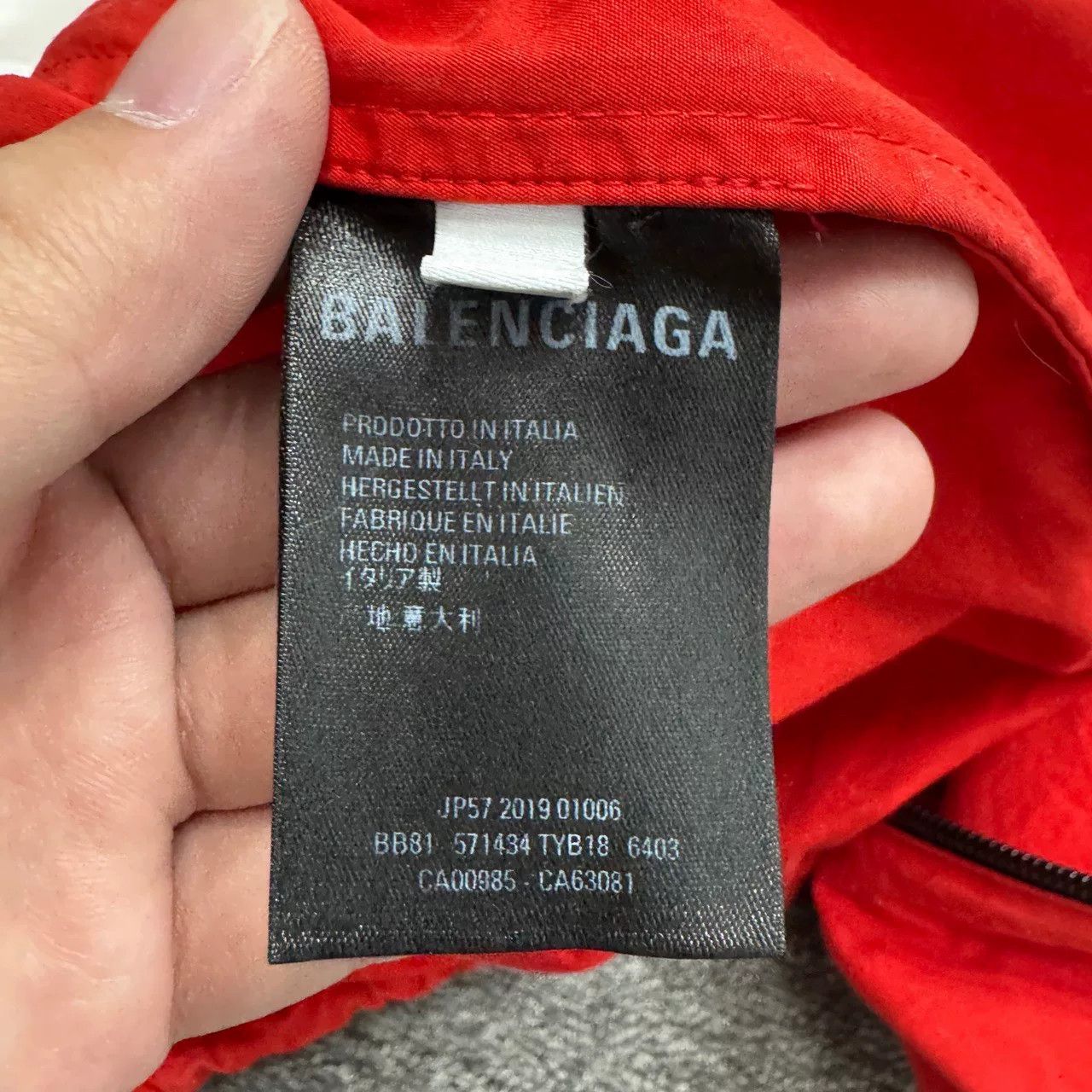 Balenciaga Balenciaga Red White Windbreaker Size US S / EU 44-46 / 1 - 3 Thumbnail
