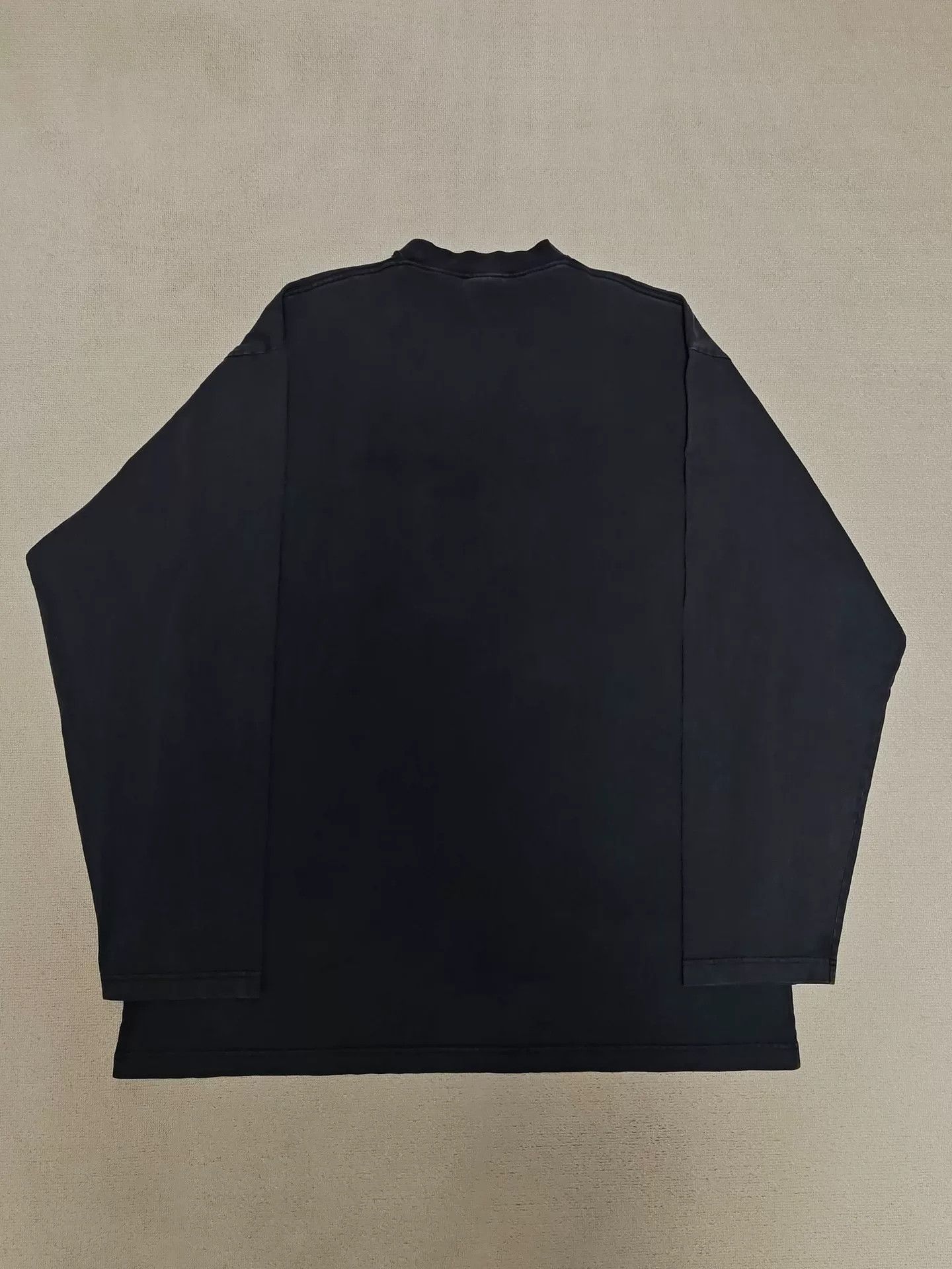Balenciaga Balenciaga Distressed Oversized Longsleeve Size US XXL / EU 58 / 5 - 2 Thumbnail