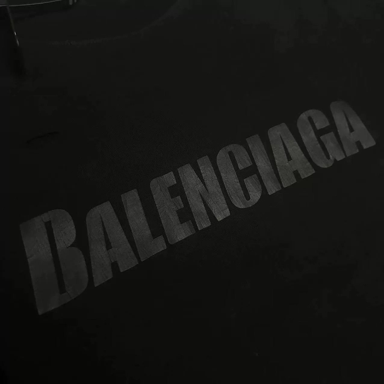 Balenciaga Balenciaga Letter Print Hole Short Sleeve T-shirt Size US M / EU 48-50 / 2 - 3 Thumbnail