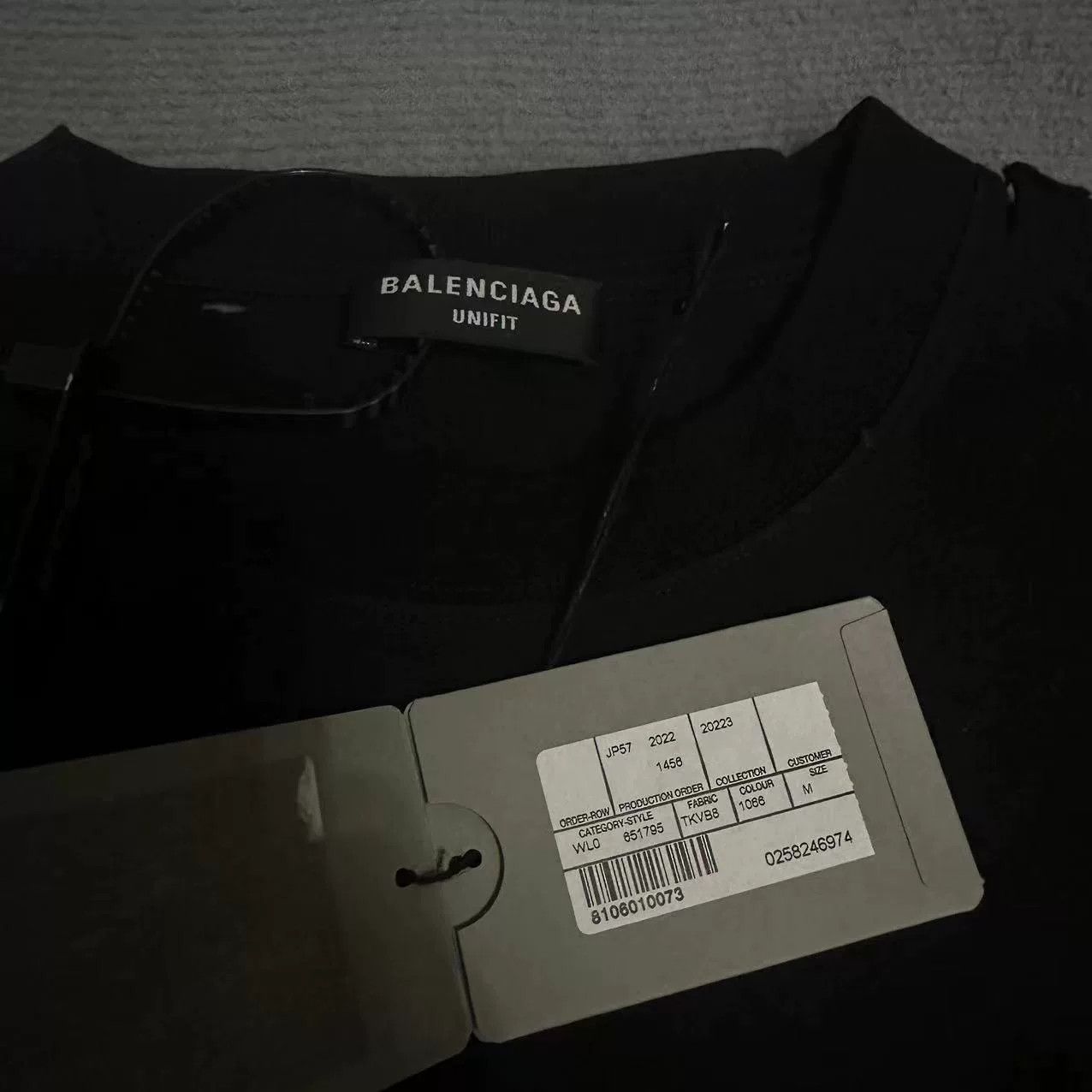 Balenciaga Balenciaga Letter Print Hole Short Sleeve T-shirt Size US M / EU 48-50 / 2 - 4 Thumbnail