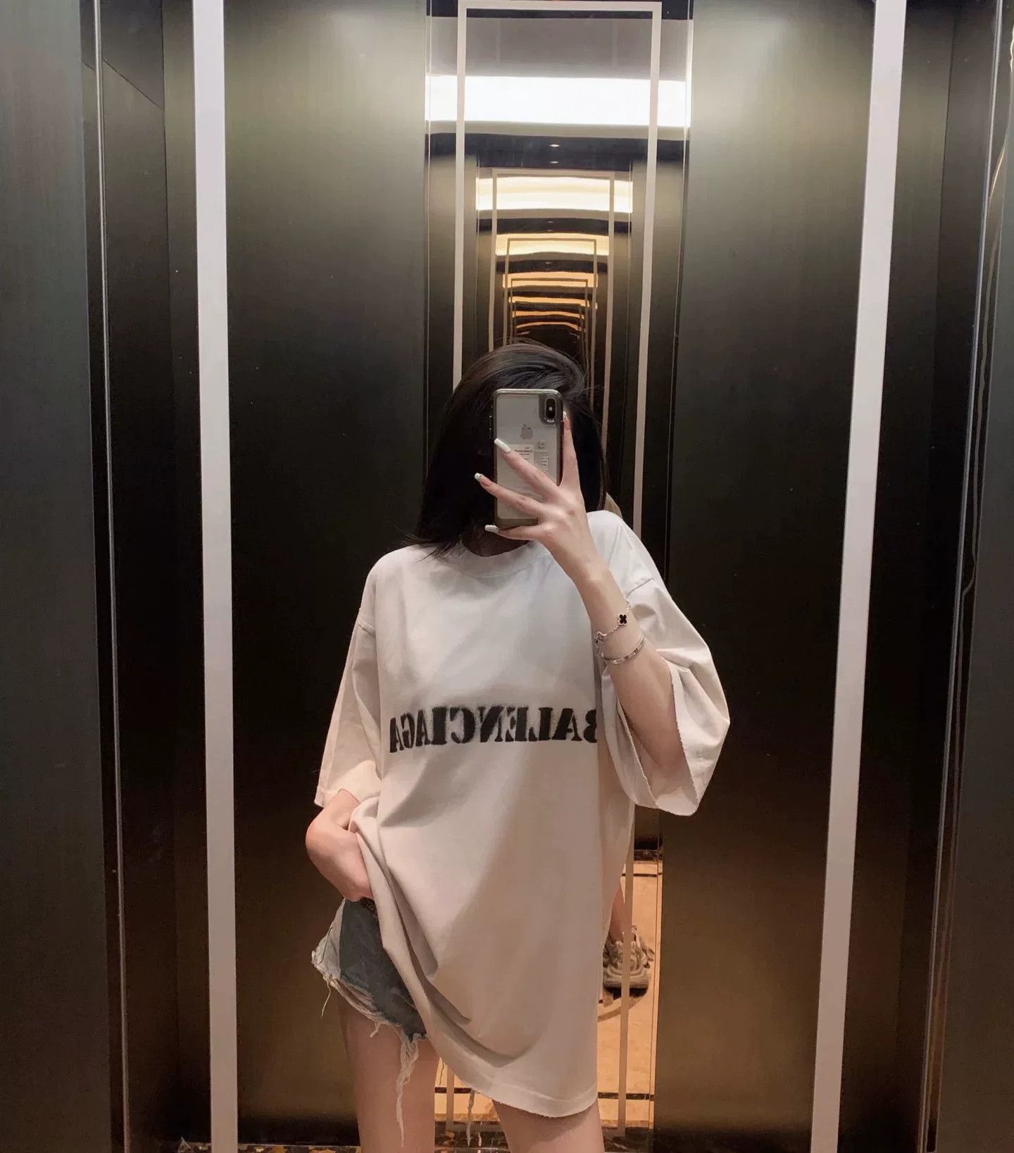 Balenciaga Balenciaga SS24 Logo Distressed Crewneck Tee Size US XS / EU 42 / 0 - 8 Thumbnail