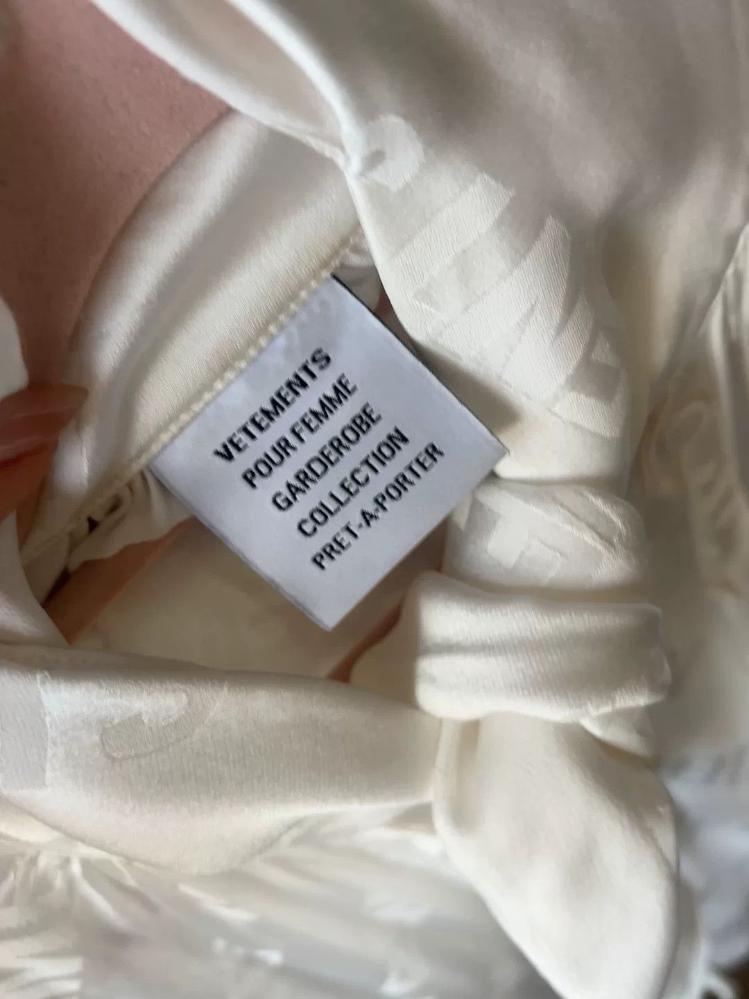 Vetements Vetements White Velvet Shirt Size US M / EU 48-50 / 2 - 4 Thumbnail
