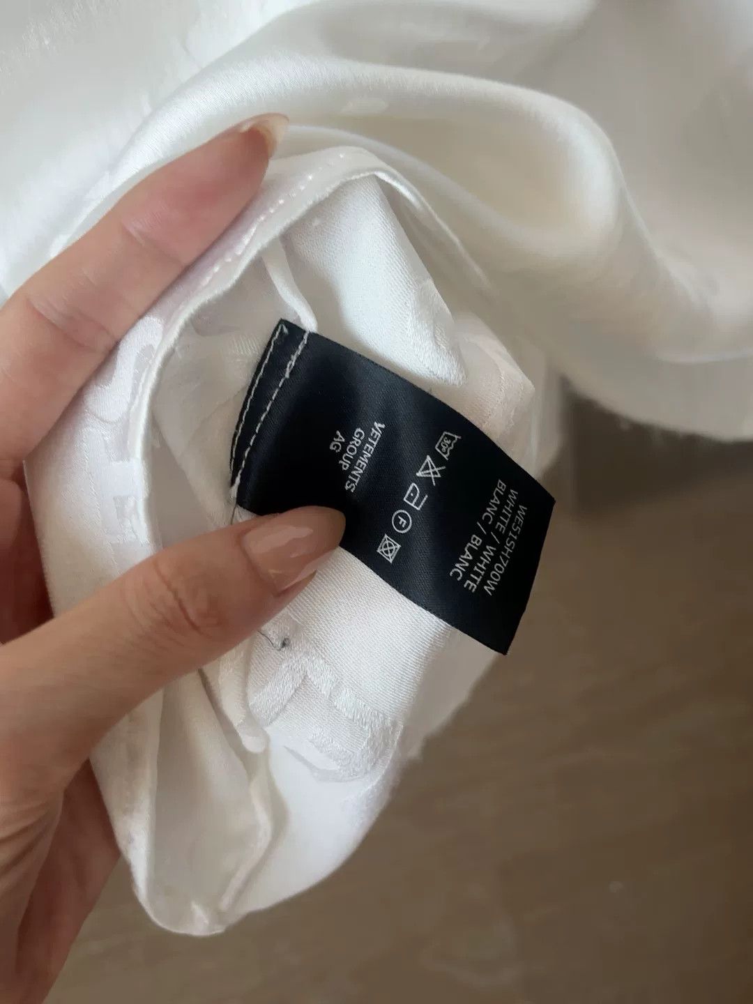 Vetements Vetements White Velvet Shirt Size US M / EU 48-50 / 2 - 3 Thumbnail