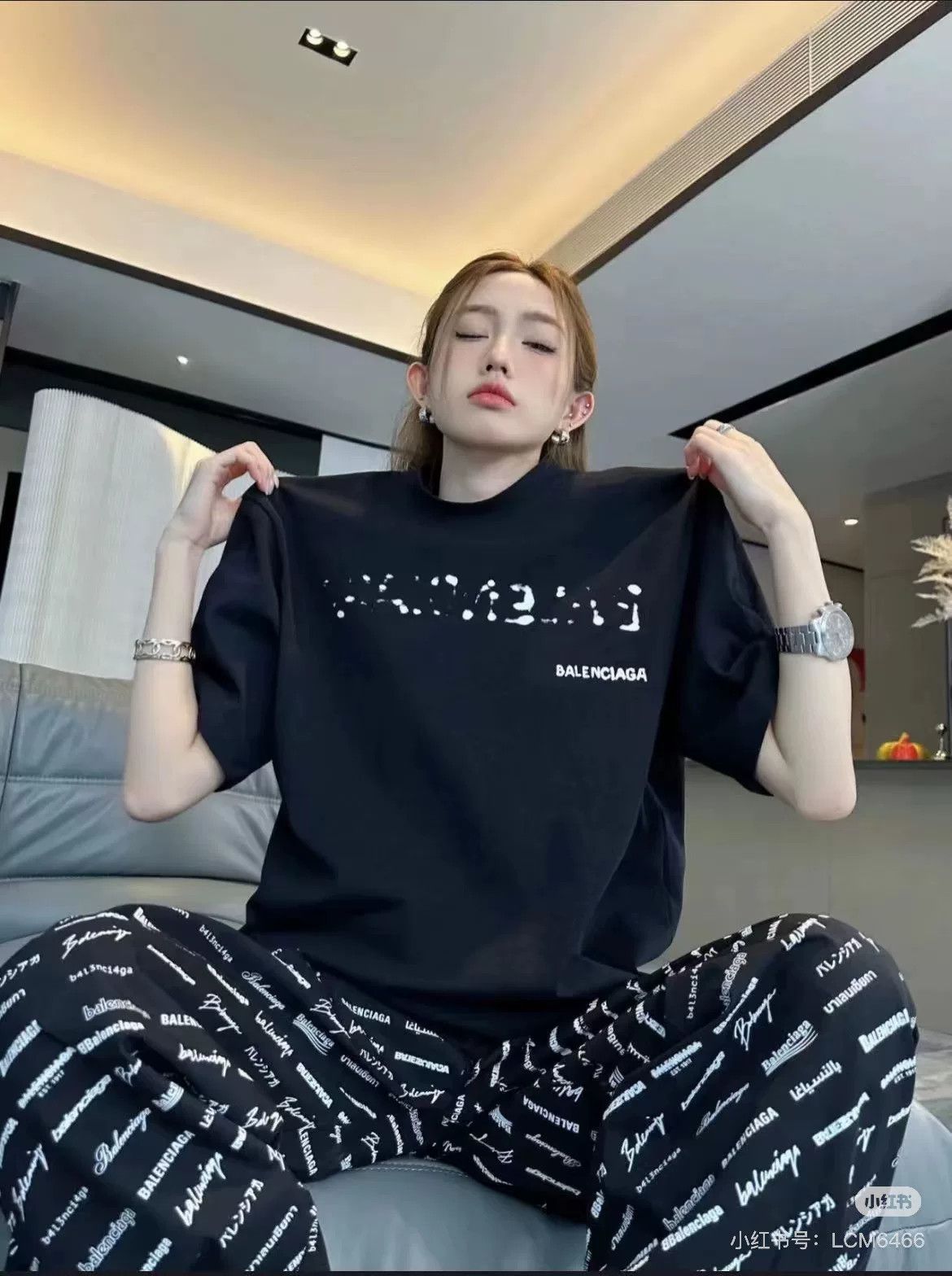 Balenciaga Balenciaga Black Blur Logo Oversize T-shirt Size US XS / EU 42 / 0 - 4 Thumbnail