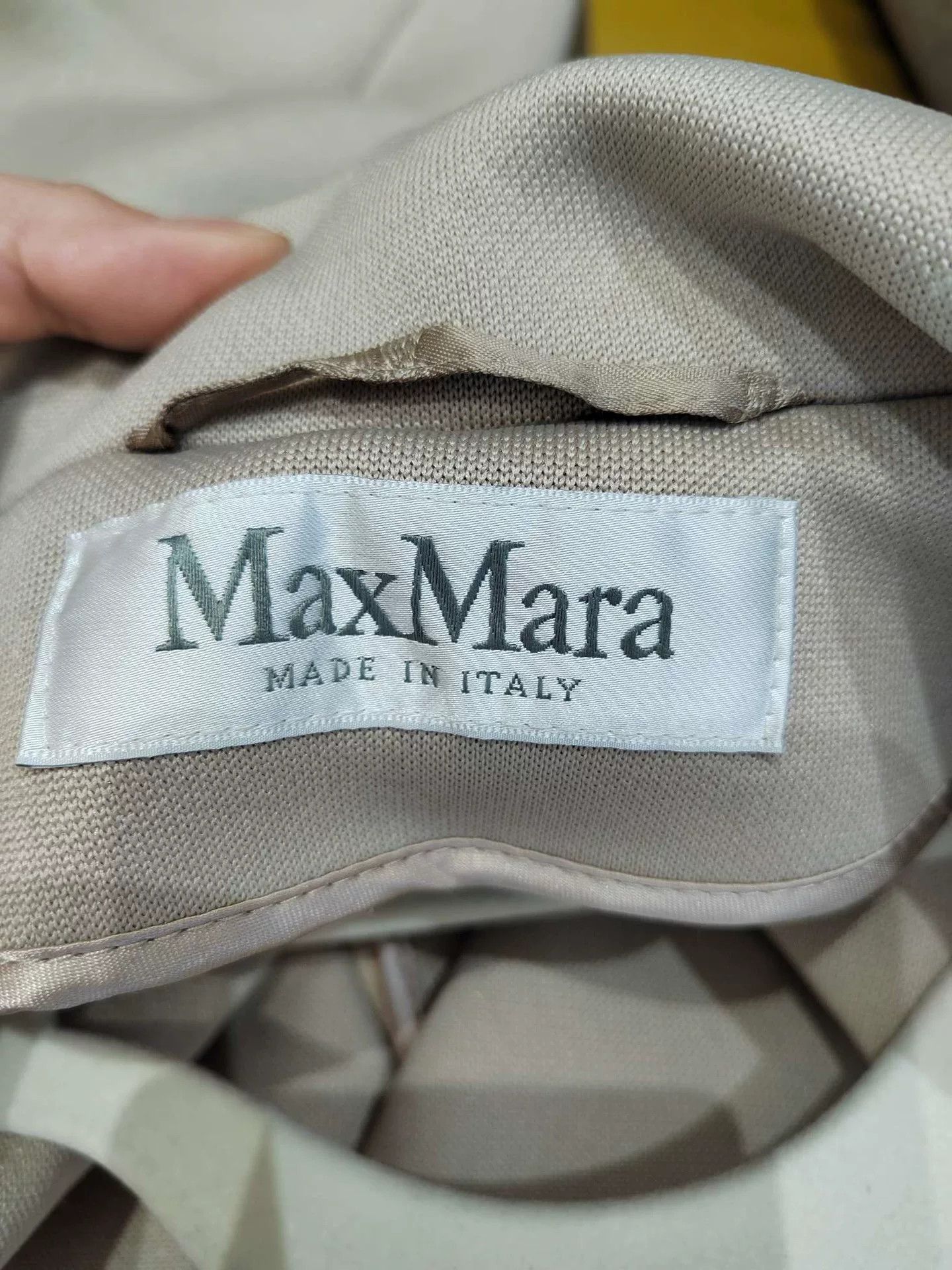 Max Mara maxmara madame double-breasted coat in beige Size US S / EU 44-46 / 1 - 3 Thumbnail
