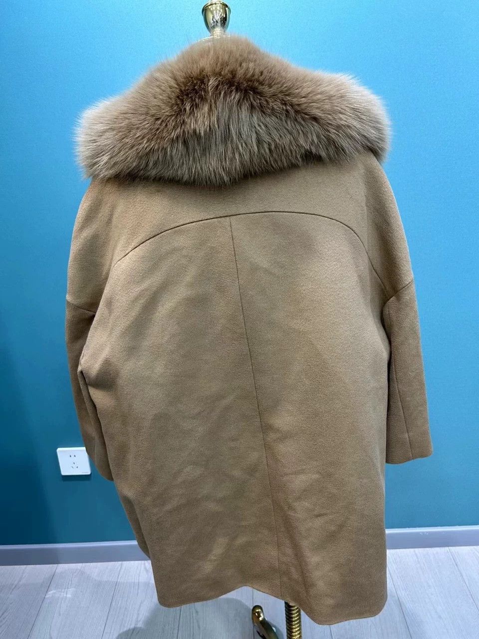 Max Mara max mara classic camel cashmere coat Size US L / EU 52-54 / 3 - 2 Thumbnail
