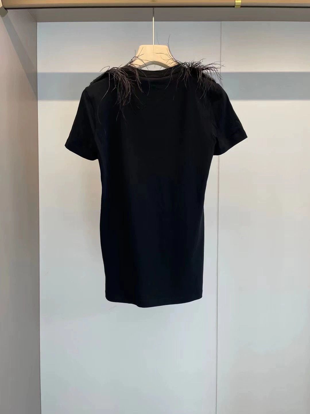 Gucci black feather design short sleeve t-shirt Size US S / EU 44-46 / 1 - 2 Thumbnail