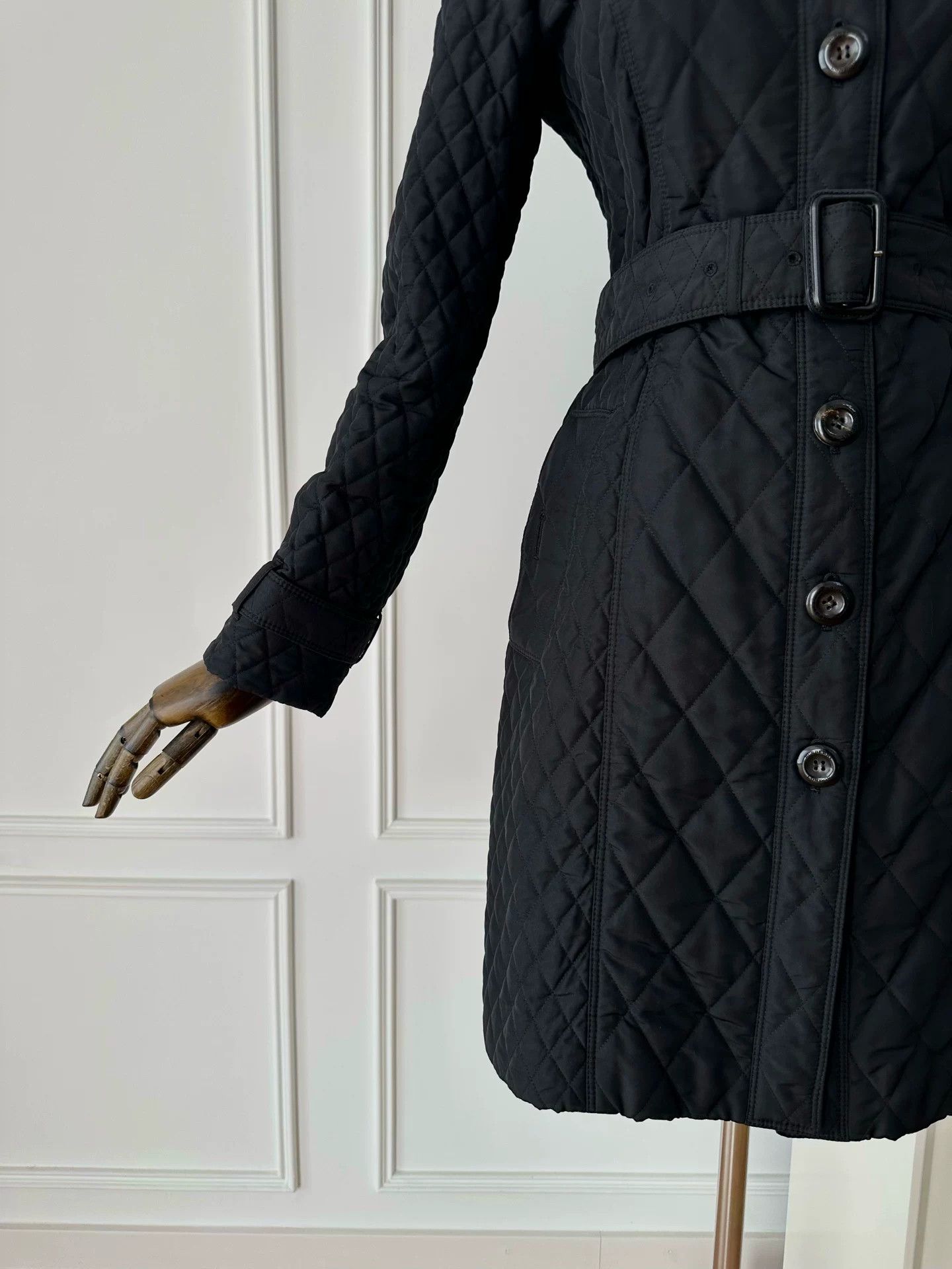 Burberry Burberry Quilted Mid-Length Coat Women Size US XS / EU 42 / 0 - 4 Thumbnail