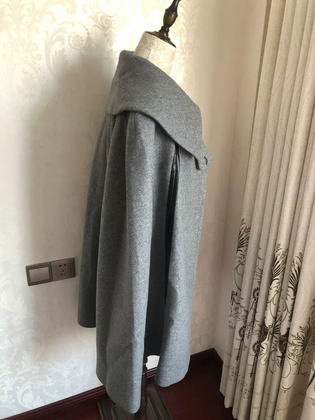 Max Mara stylish gray maxmara sport max cape Size US M / EU 48-50 / 2 - 2 Thumbnail