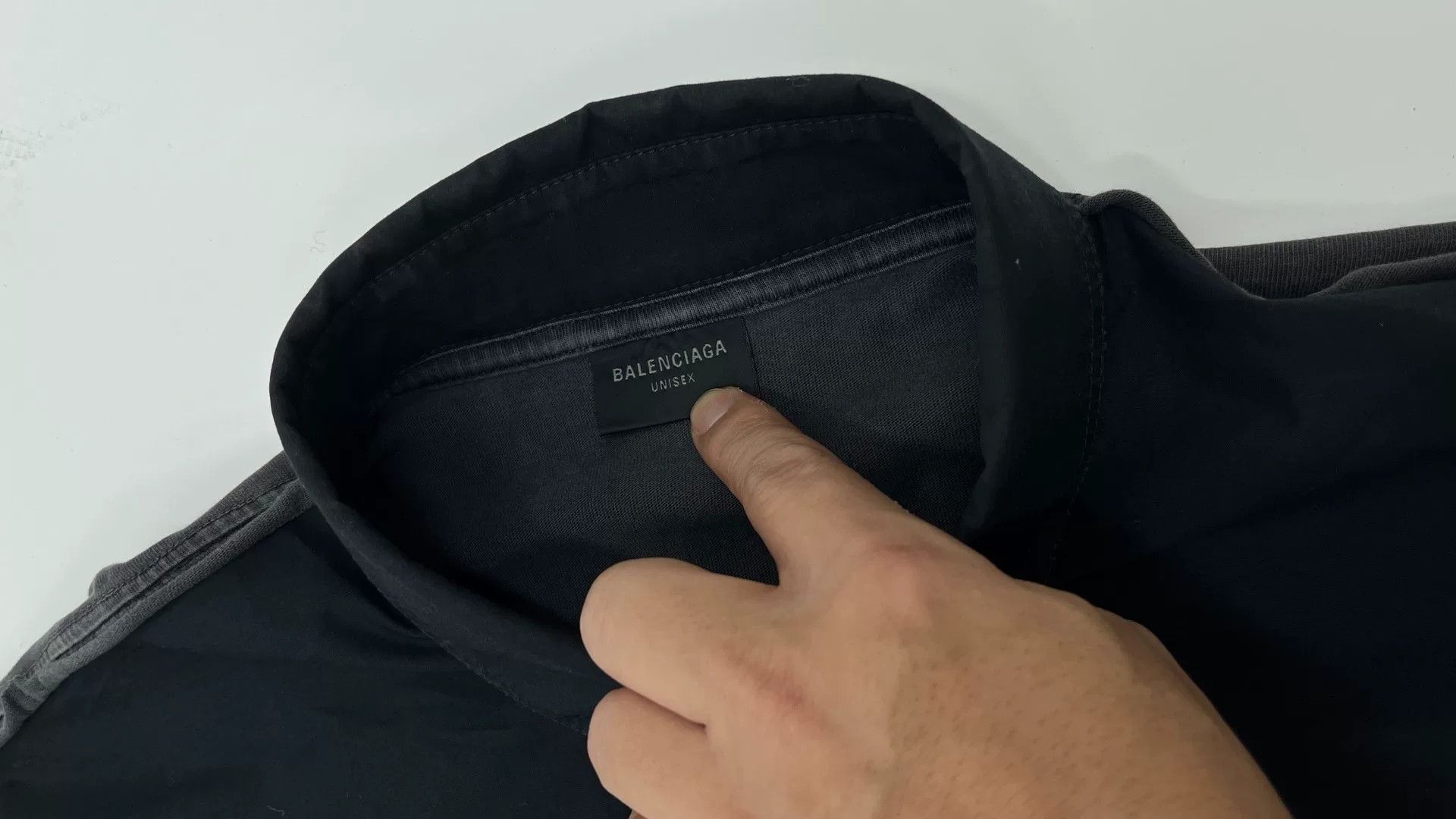 Balenciaga Balenciaga Oversized Paneled Short Sleeve Shirt Size US S / EU 44-46 / 1 - 5 Thumbnail