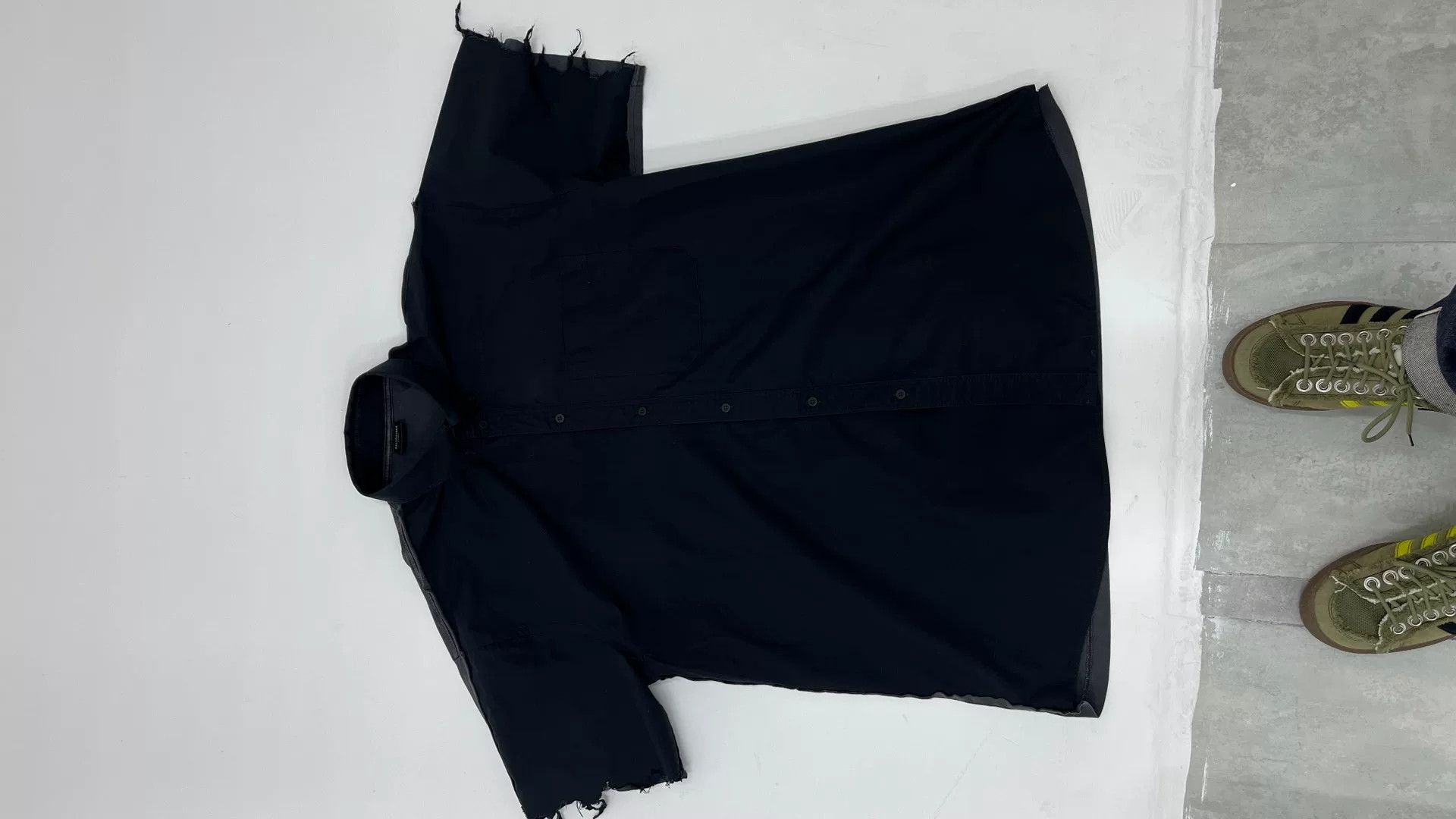 Balenciaga Balenciaga Oversized Paneled Short Sleeve Shirt Size US S / EU 44-46 / 1 - 2 Thumbnail