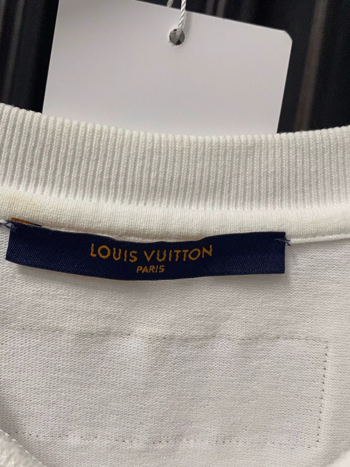 Louis Vuitton Louis Vuitton LV Snow Mountain Tee Size US L / EU 52-54 / 3 - 7 Thumbnail