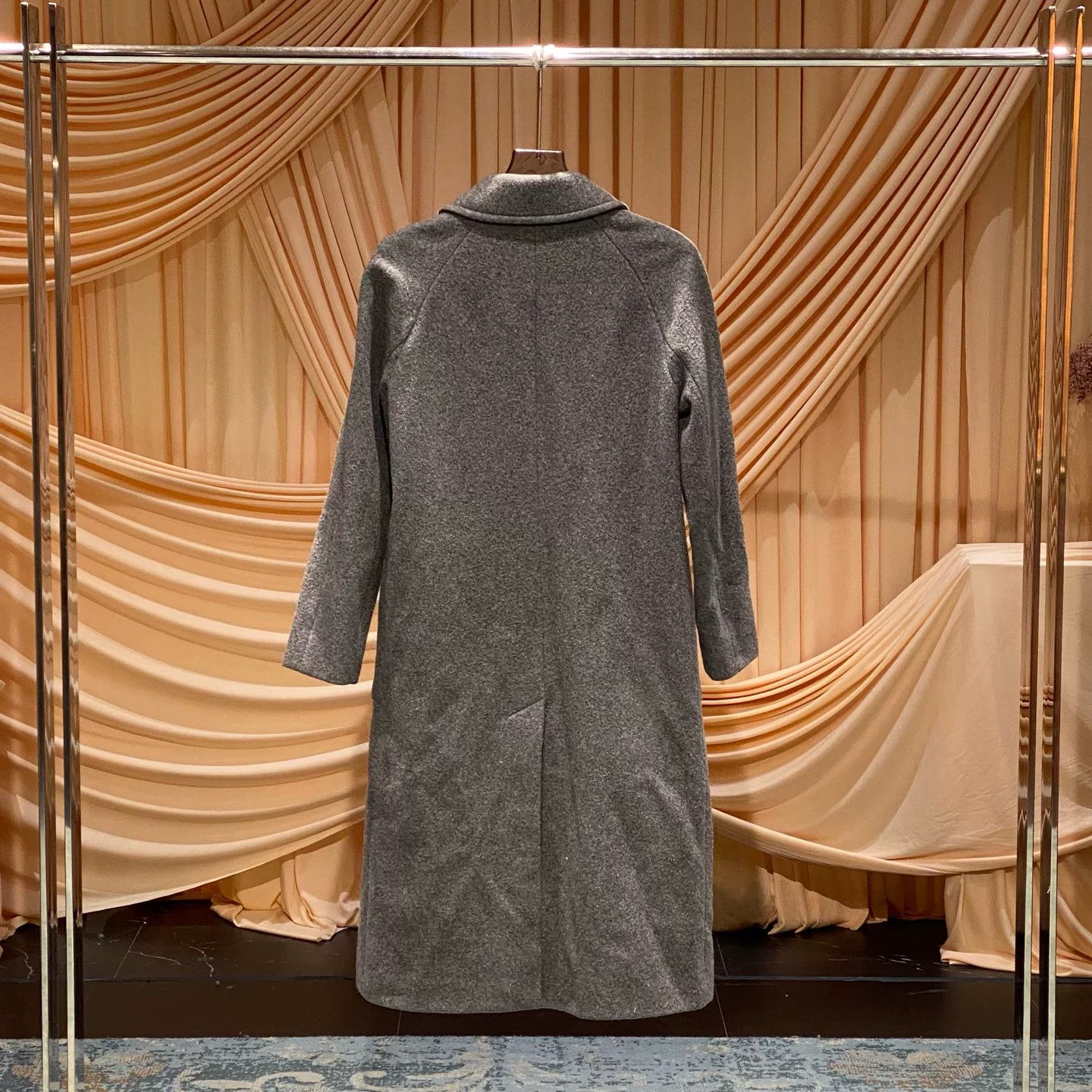 Burberry Burberry Gray Wool Tartan Lining Coat Size US M / EU 48-50 / 2 - 2 Thumbnail