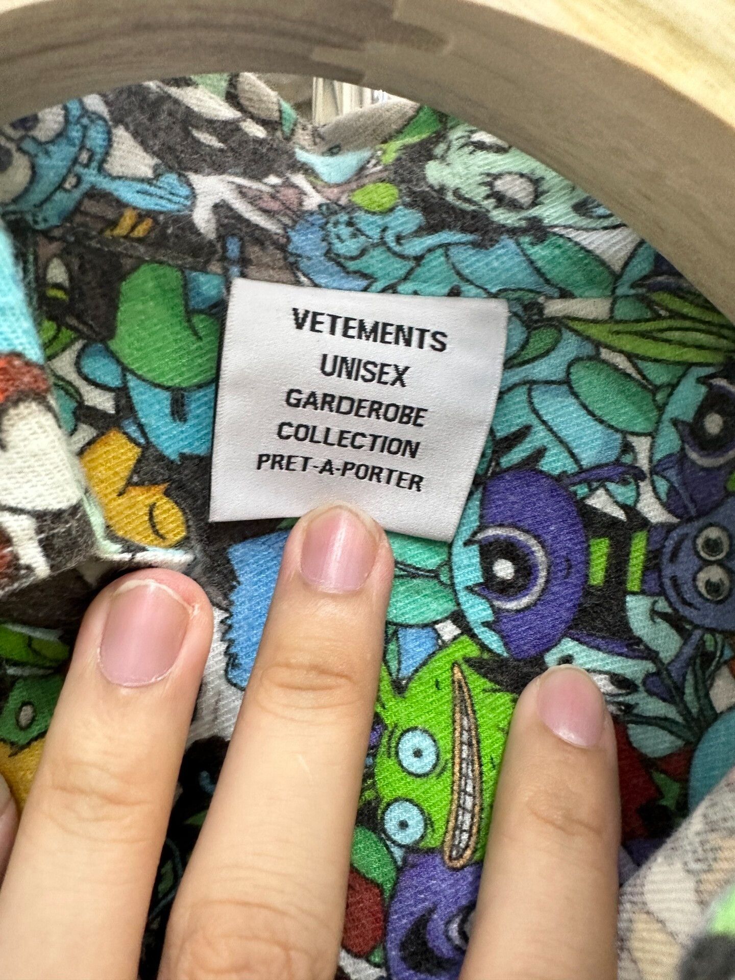 Vetements Vetements 20SS Cartoon Print Shirt Size US XXL / EU 58 / 5 - 5 Thumbnail